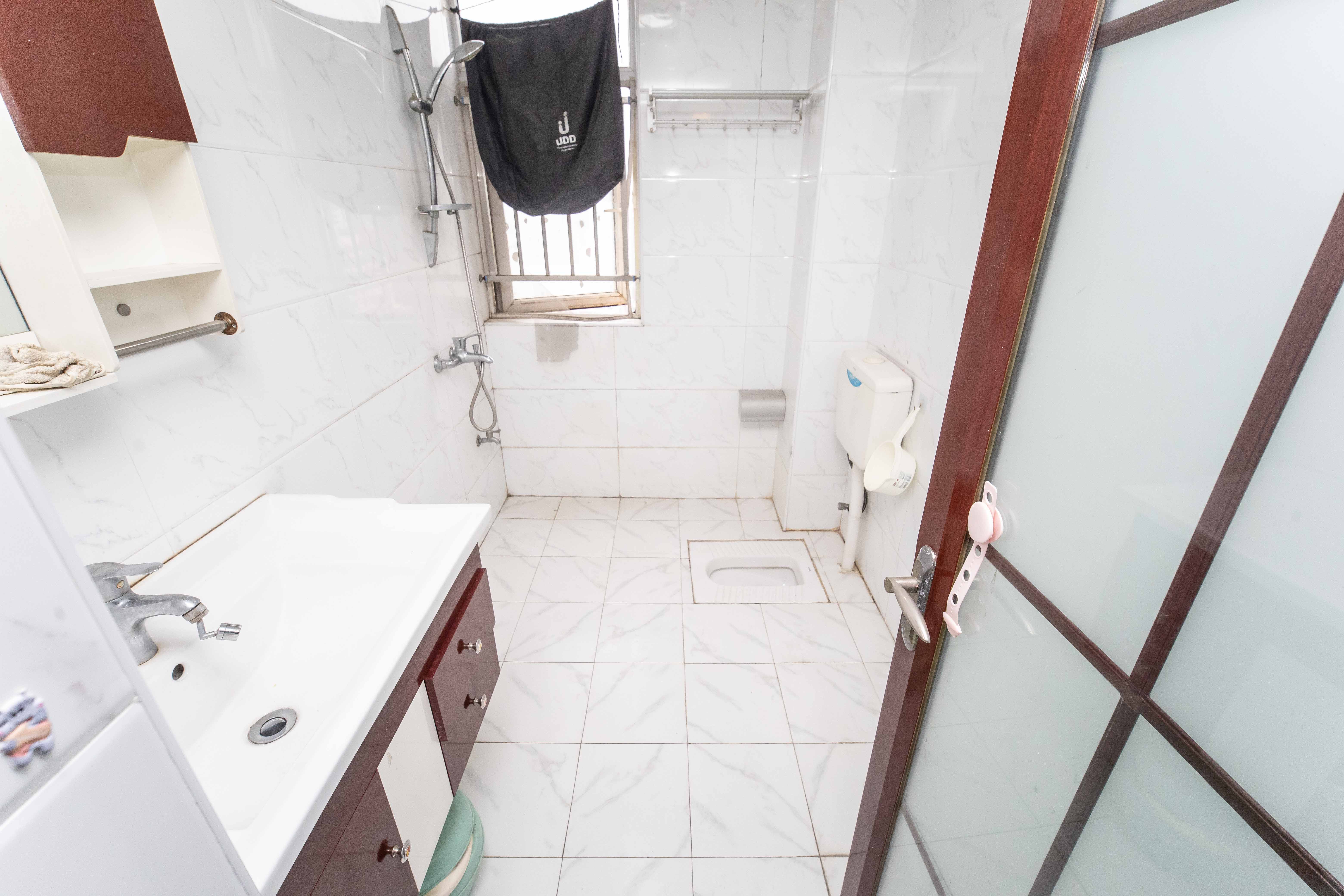 泊爱蓝湾 2室2厅1卫 69.9万 泊爱蓝湾 2室2厅1卫 69.9万卫生间