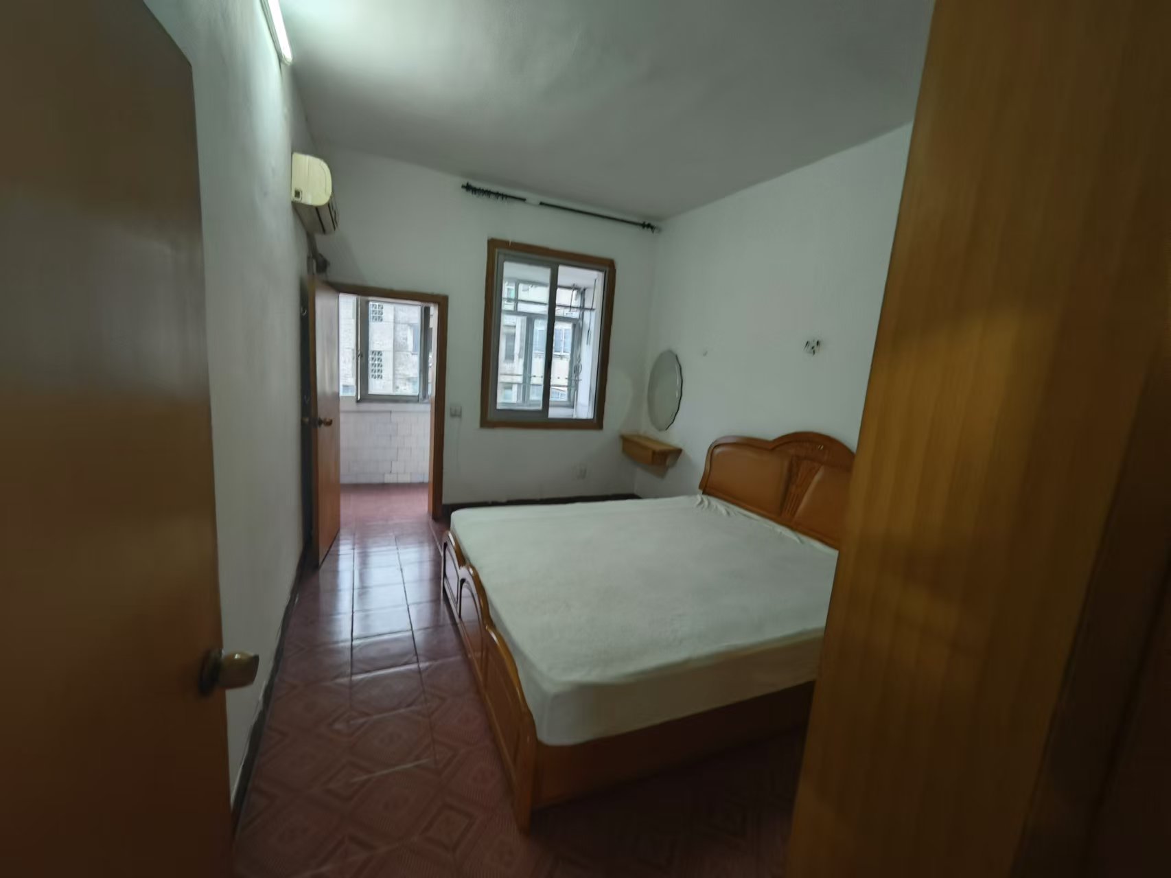 桃花仑城管老院家属区 2室1厅1卫 15.0万 桃花仑城管老院家属区 2室1厅1卫 15.0万室内图