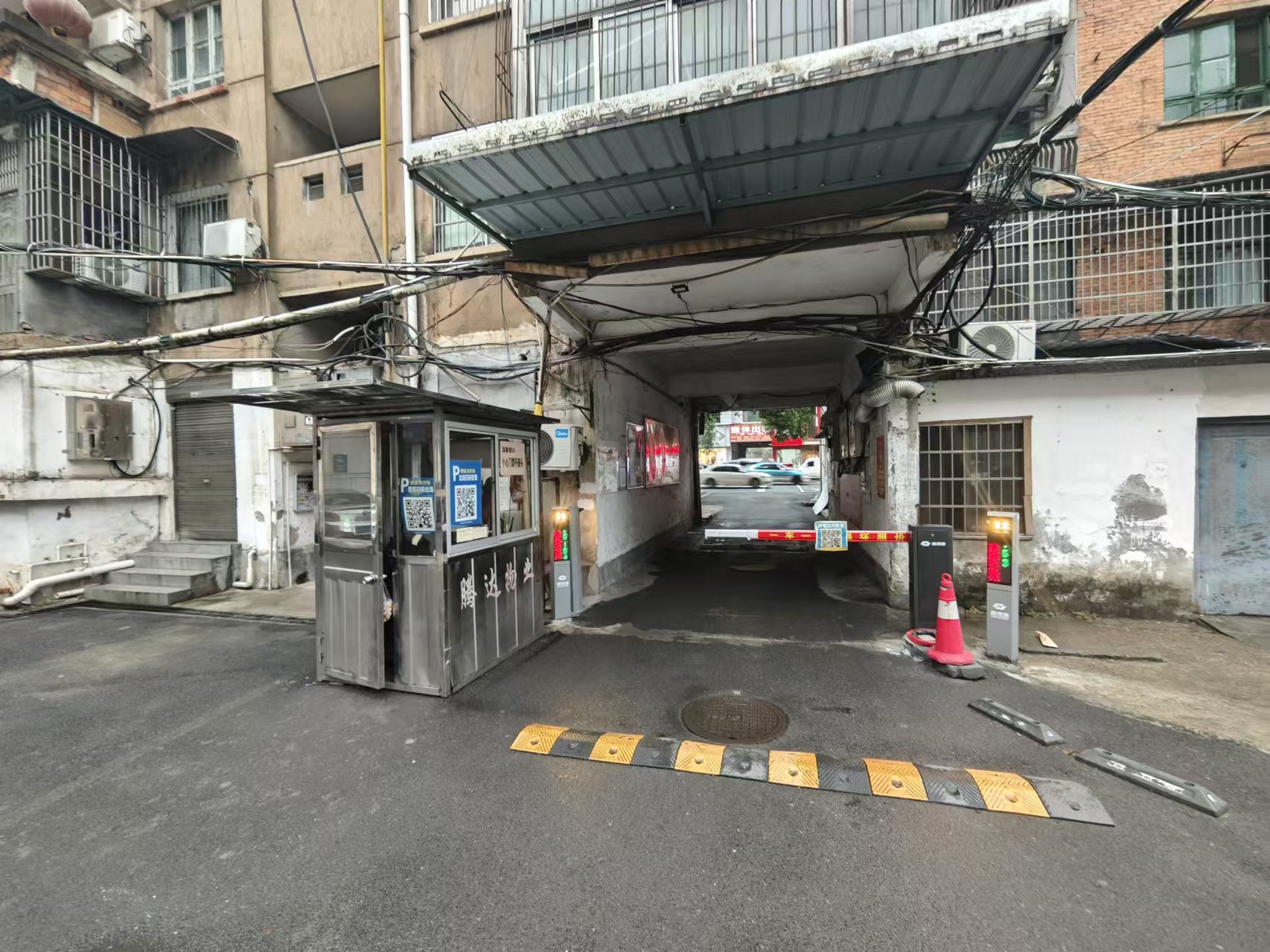 桃花仑城管老院家属区 2室1厅1卫 15.0万 桃花仑城管老院家属区 2室1厅1卫 15.0万室内图