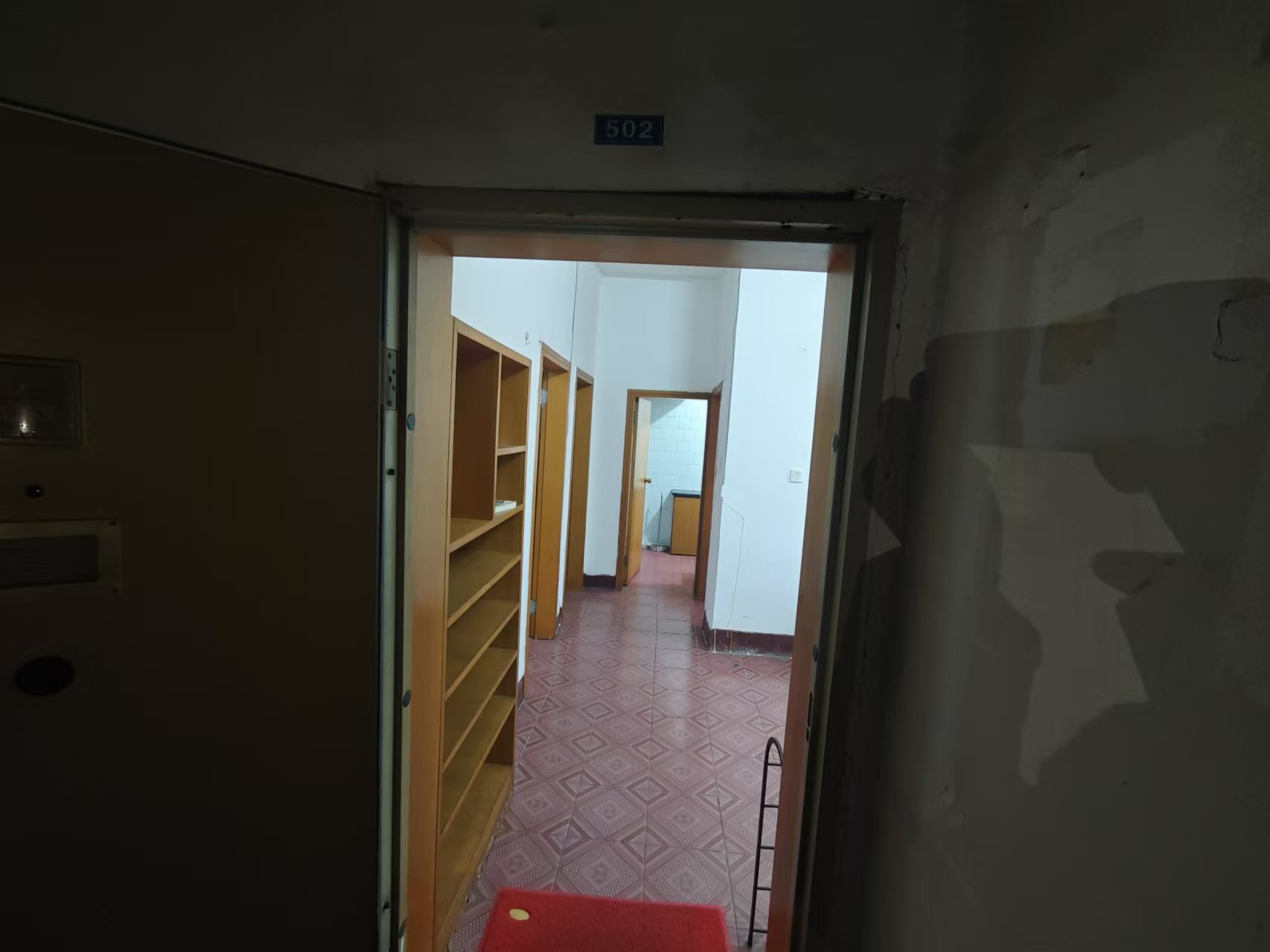 桃花仑城管老院家属区 2室1厅1卫 15.0万 桃花仑城管老院家属区 2室1厅1卫 15.0万室内图