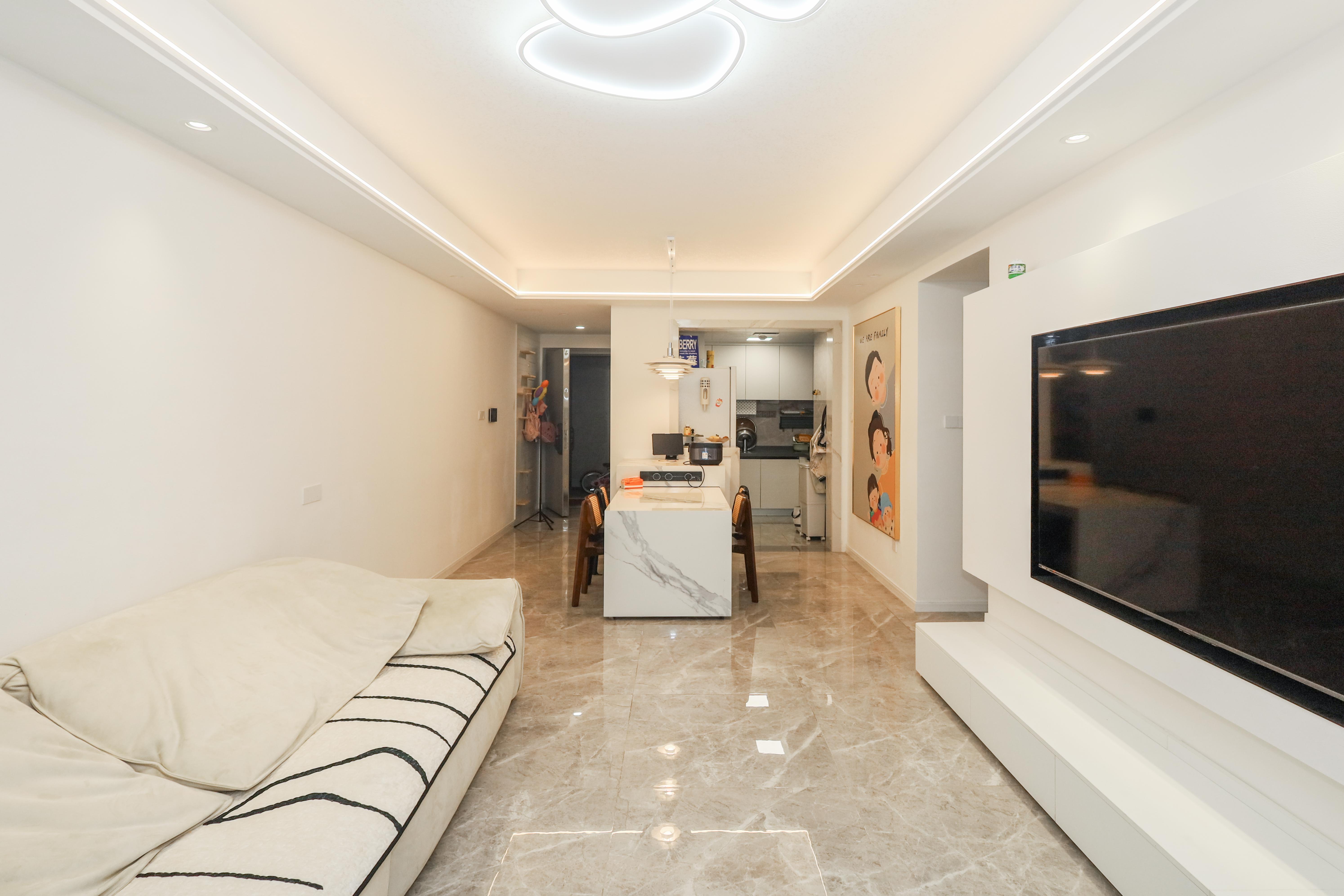 旭辉铂宸府 3室2厅2卫 120.0万 旭辉铂宸府 3室2厅2卫 120.0万客厅