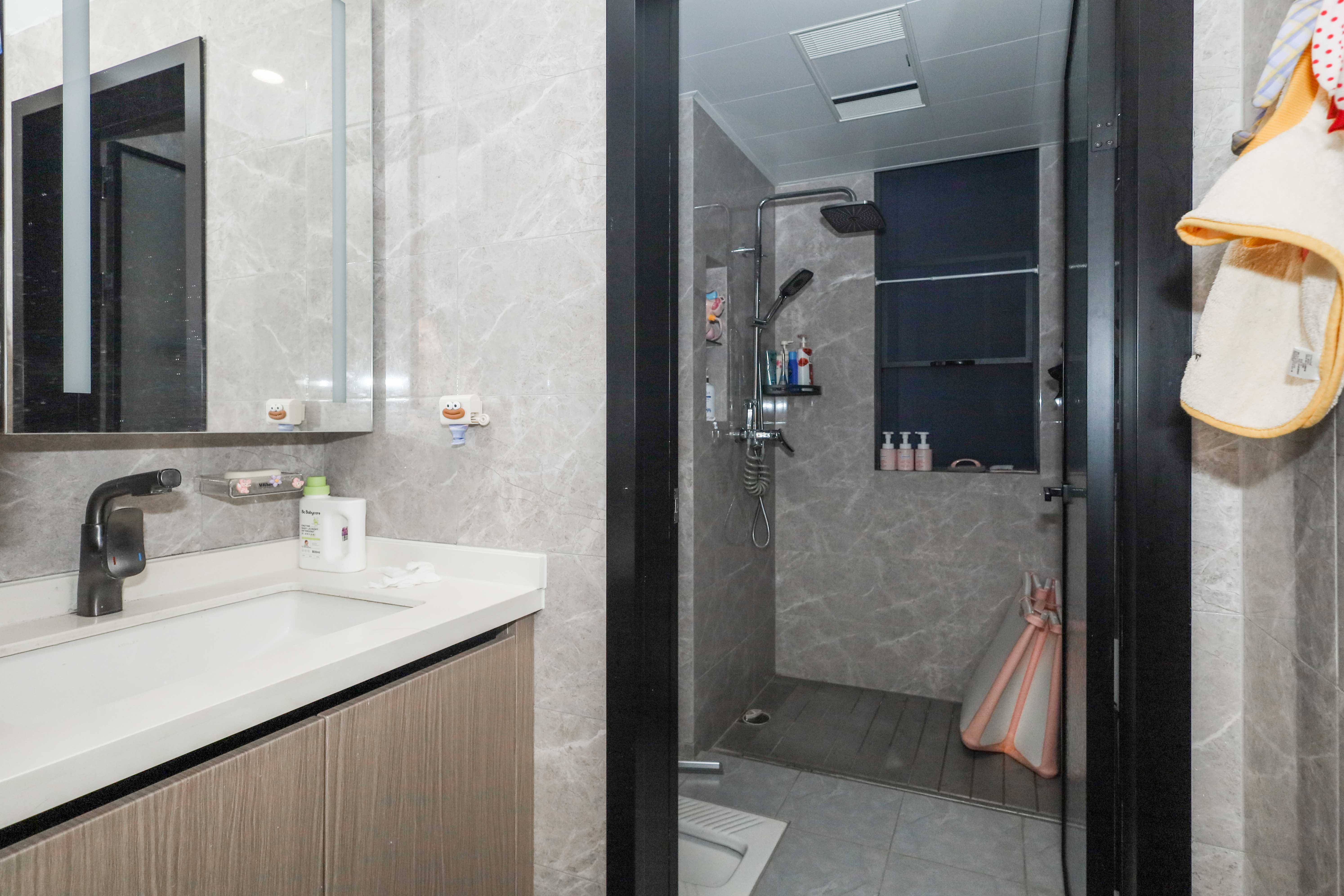 旭辉铂宸府 3室2厅2卫 120.0万 旭辉铂宸府 3室2厅2卫 120.0万卫生间