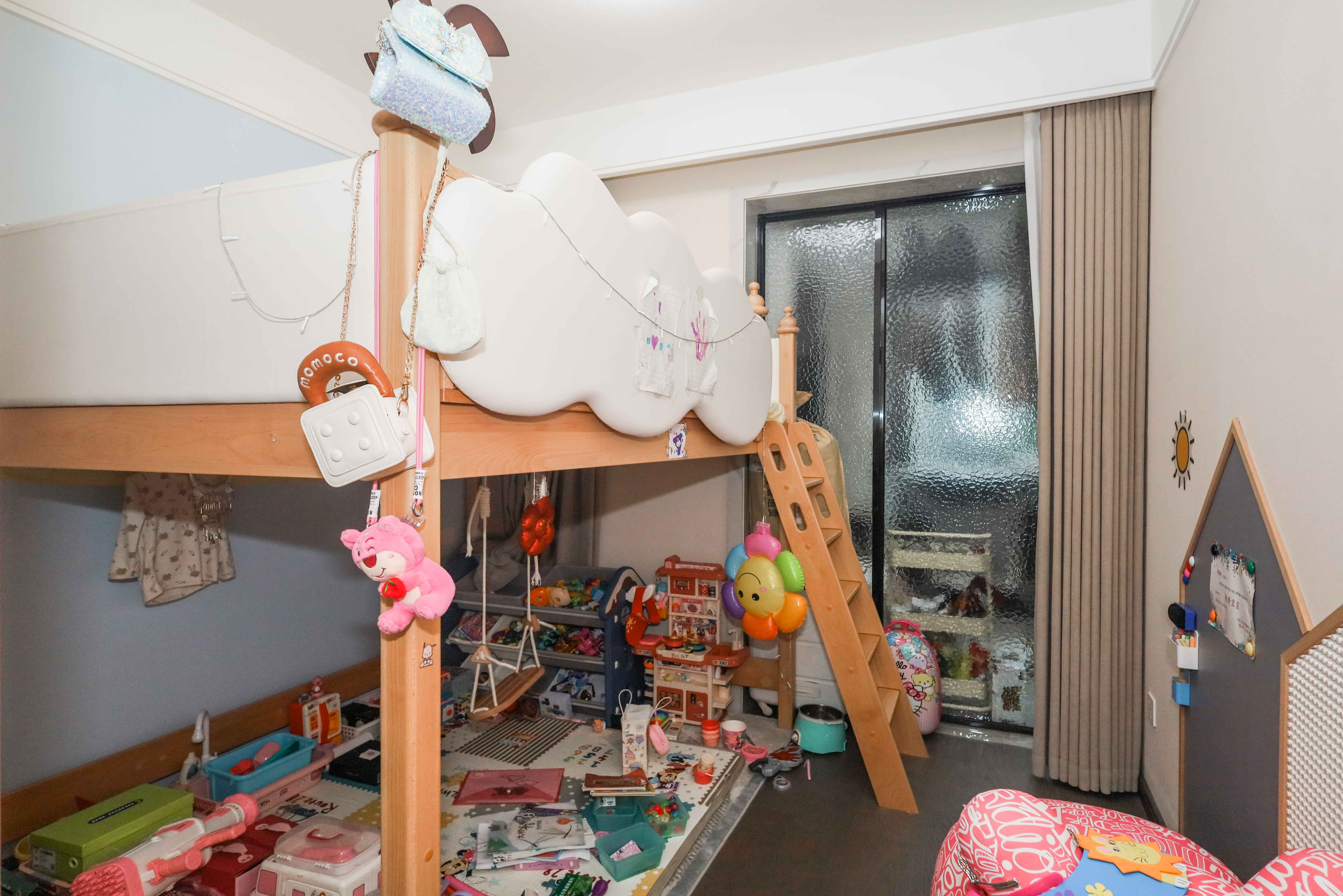 旭辉铂宸府 3室2厅2卫 120.0万 旭辉铂宸府 3室2厅2卫 120.0万卧室