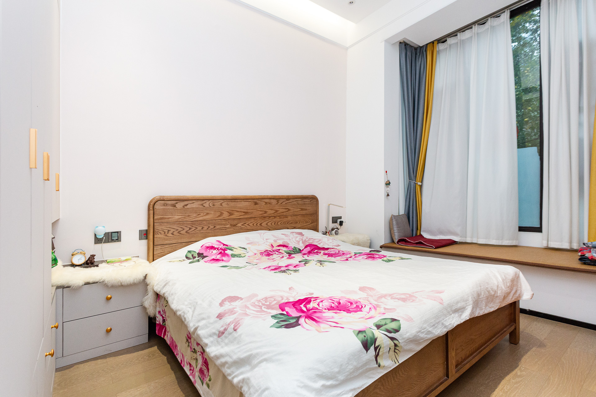 万科滨河道 3室2厅2卫 160.0万 万科滨河道 3室2厅2卫 160.0万卧室