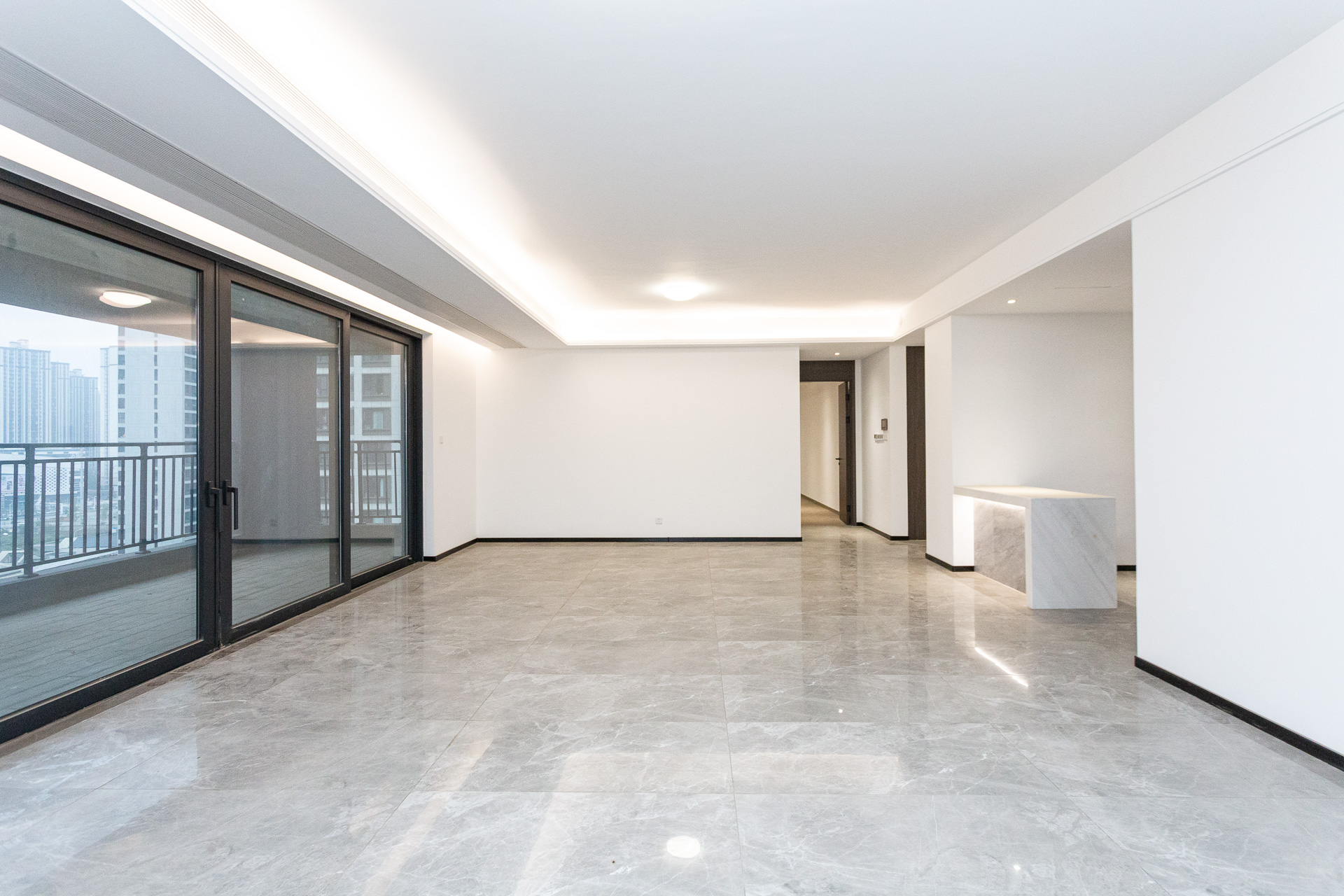 越秀湘江星汇城三期 4室2厅3卫 320.0万 越秀湘江星汇城三期 4室2厅3卫 320.0万客厅