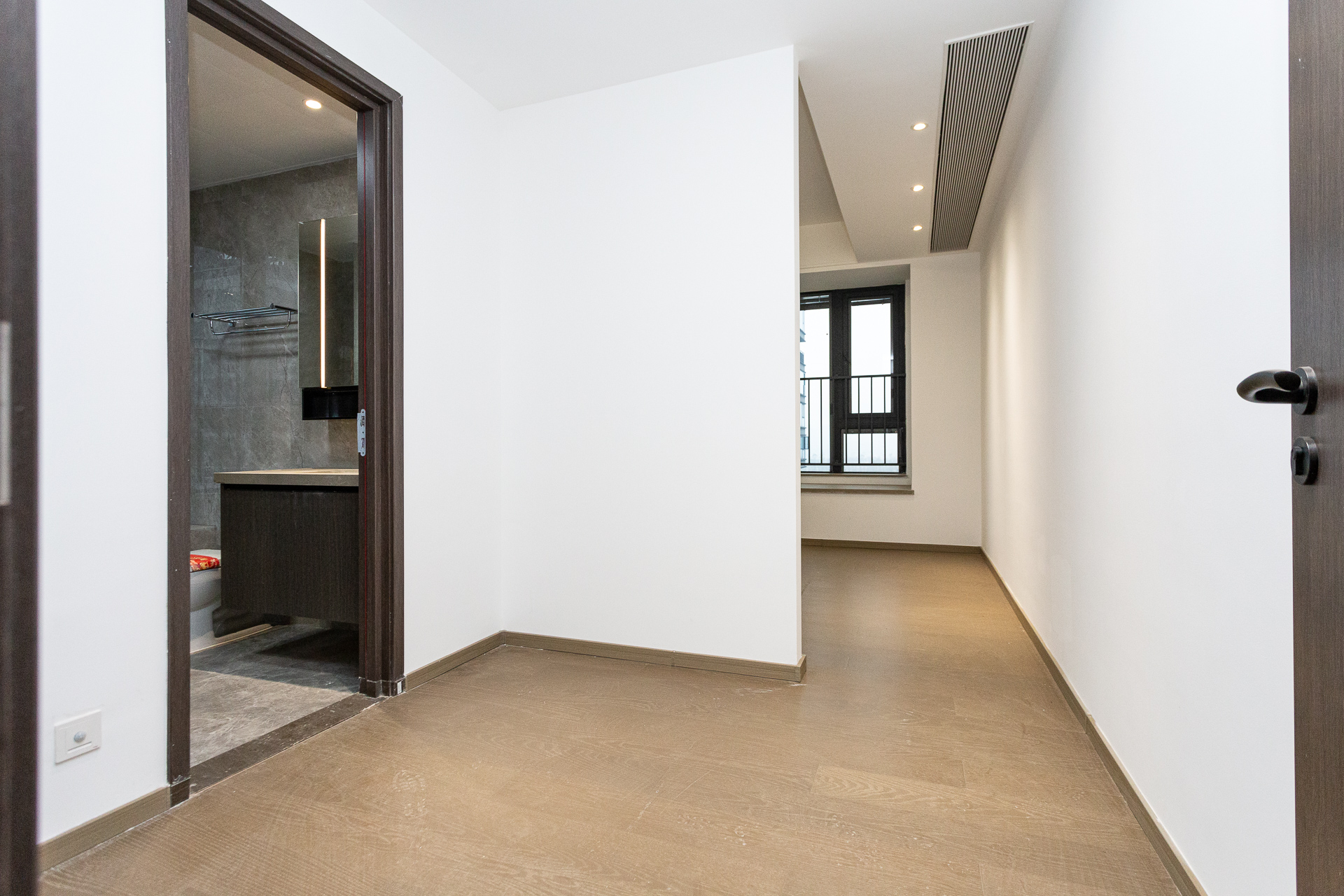 越秀湘江星汇城三期  4室2厅3卫    320.0万卧室