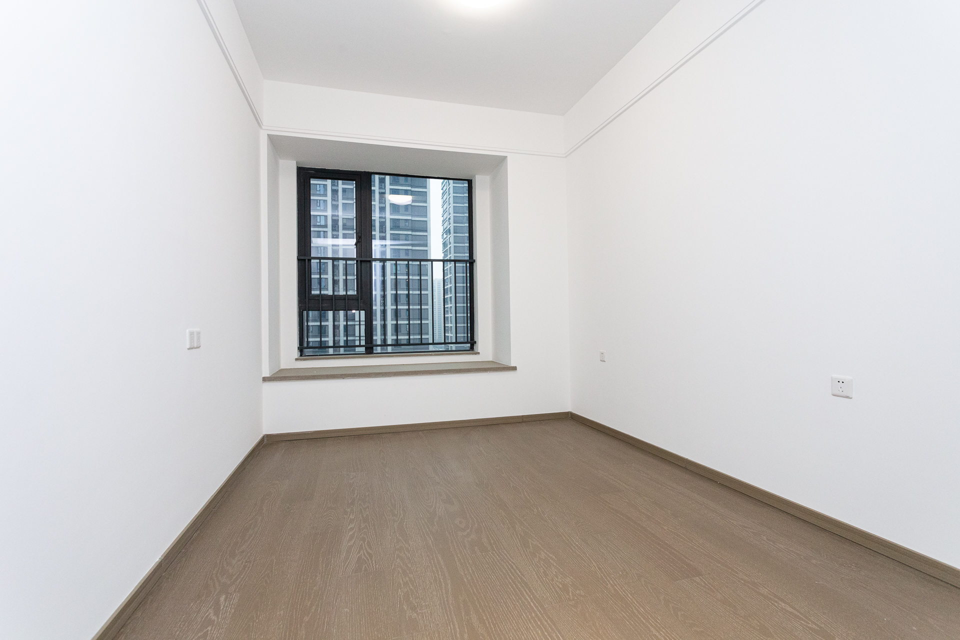 越秀湘江星汇城三期 4室2厅3卫 320.0万 越秀湘江星汇城三期 4室2厅3卫 320.0万卧室