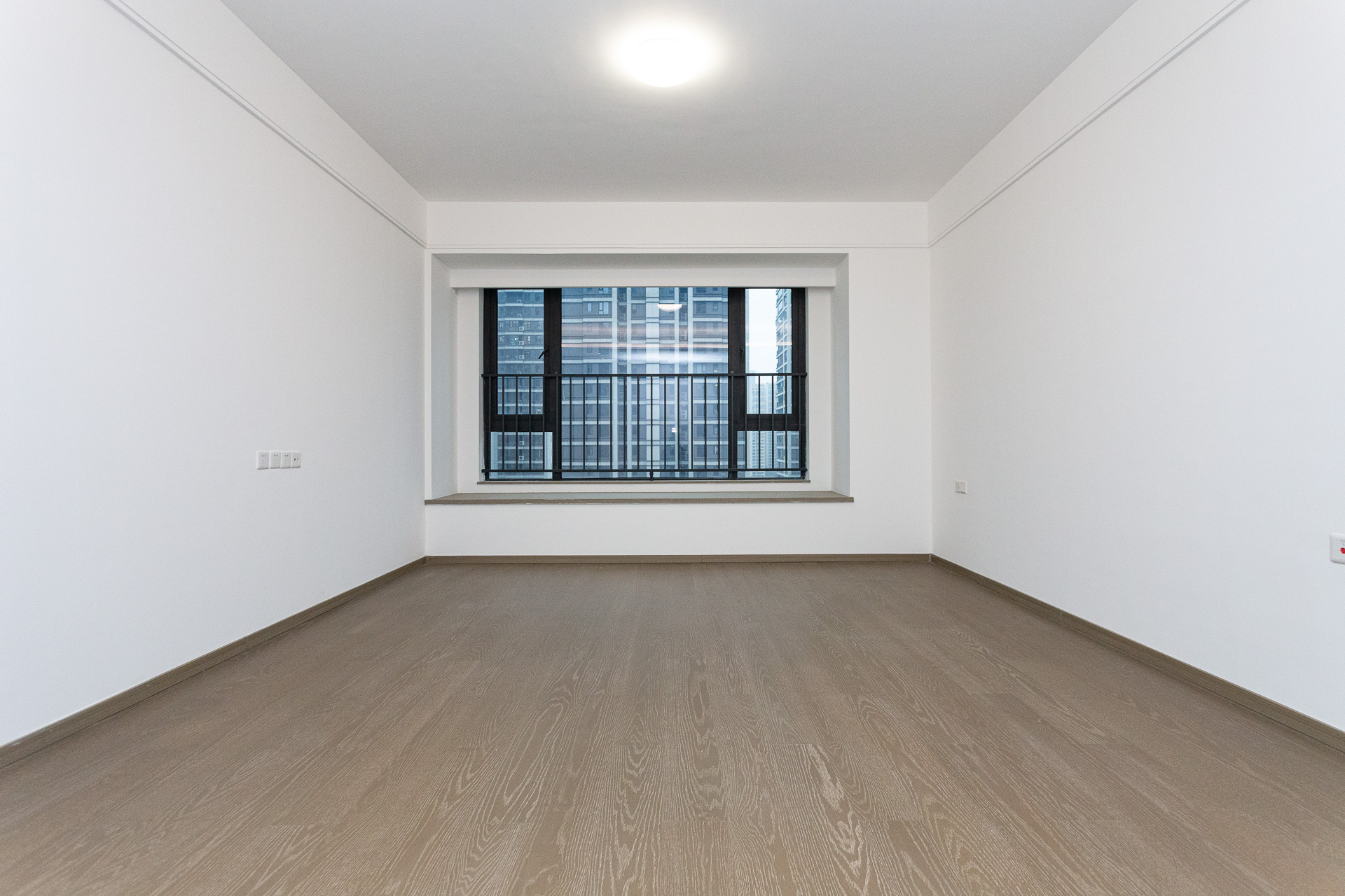 越秀湘江星汇城三期 4室2厅3卫 320.0万 越秀湘江星汇城三期 4室2厅3卫 320.0万卧室