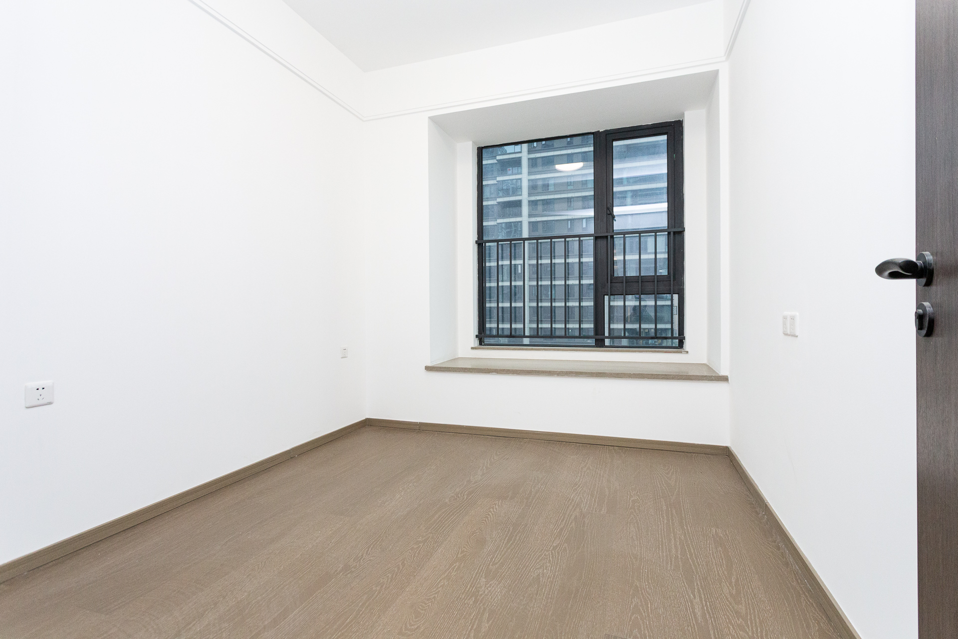 越秀湘江星汇城三期 4室2厅3卫 320.0万 越秀湘江星汇城三期 4室2厅3卫 320.0万卧室