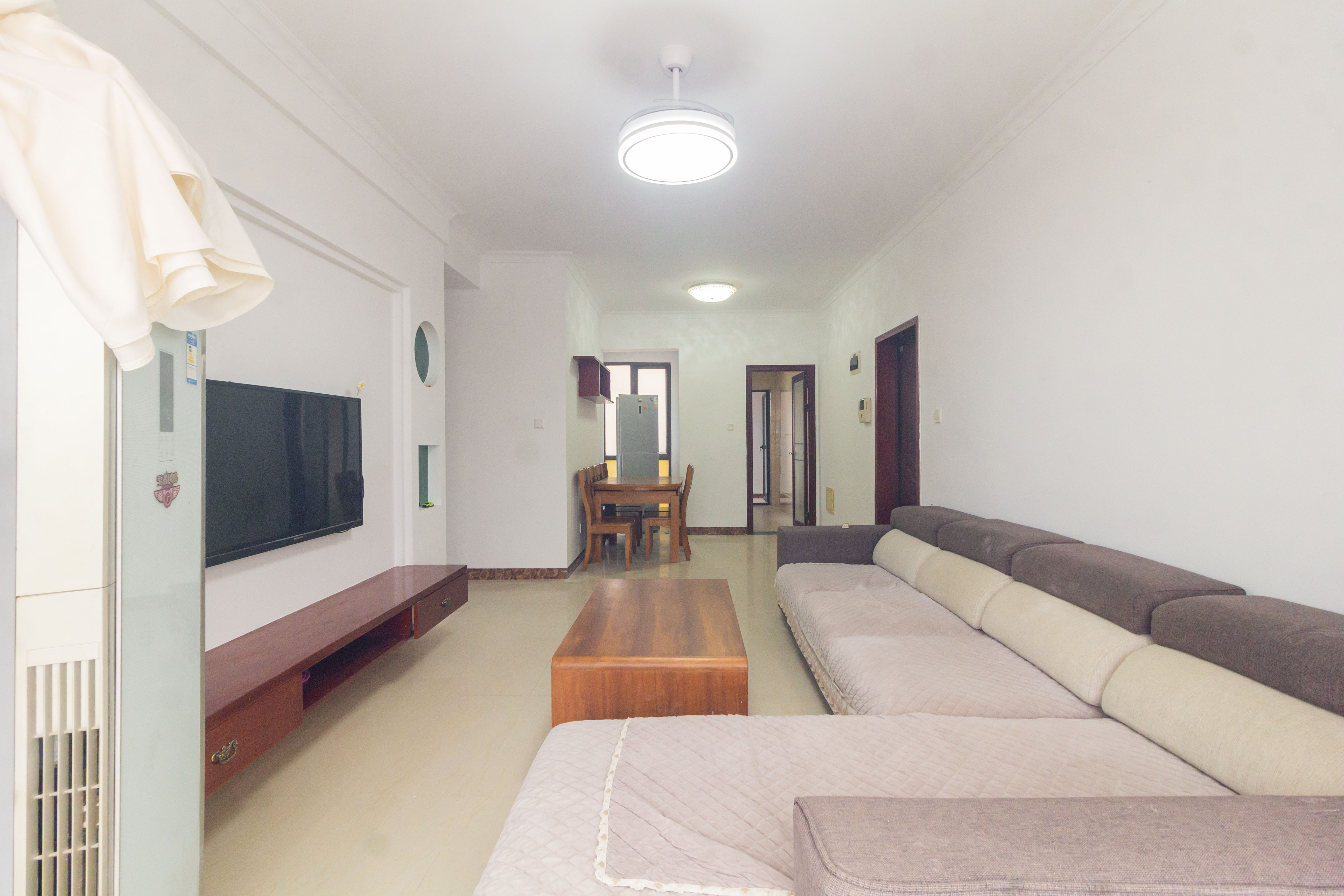 旭辉华庭 3室2厅1卫 53.8万 旭辉华庭 3室2厅1卫 53.8万客厅