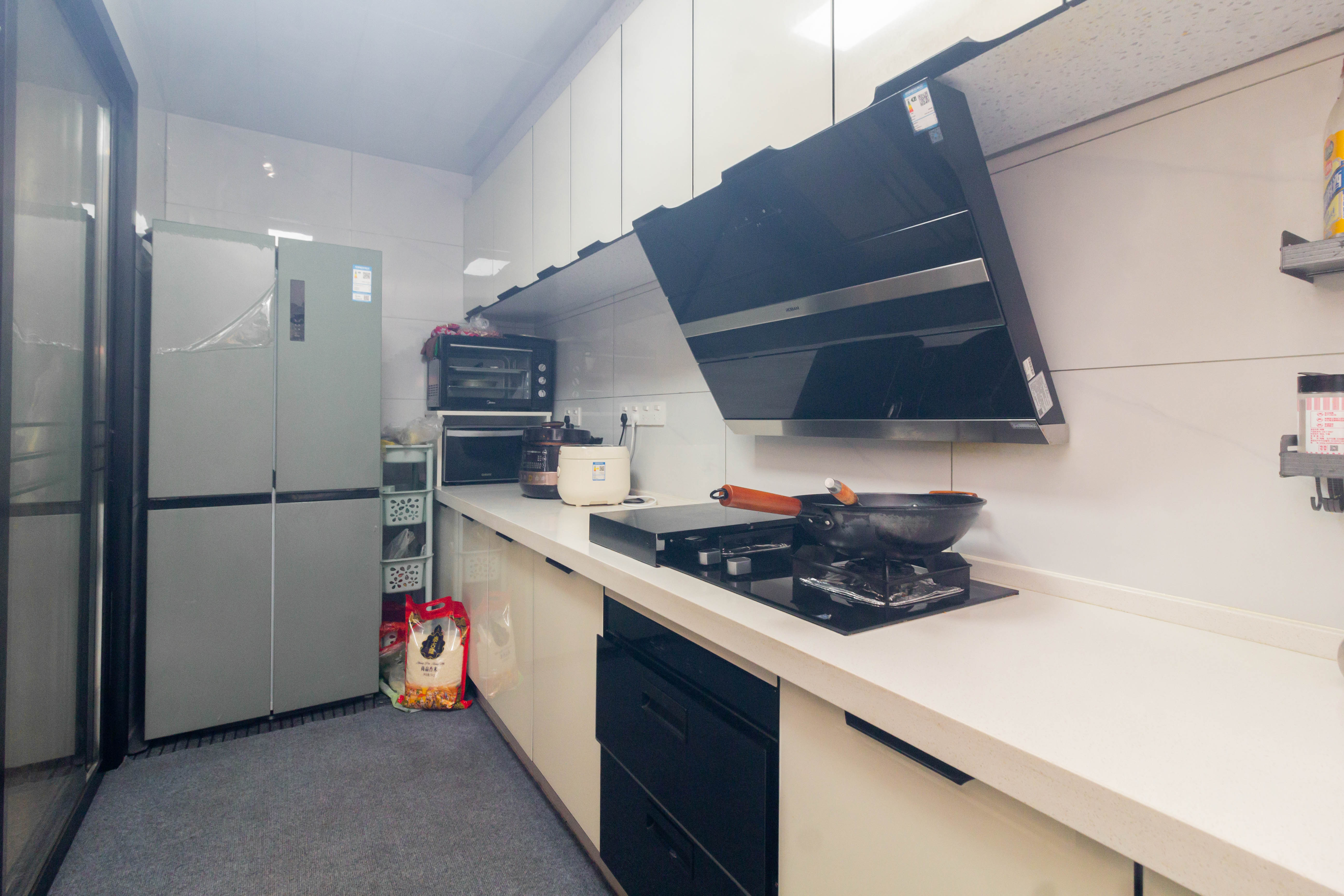 金科天悦(金科美邻汇)  3室2厅2卫    88.0万 金科天悦(金科美邻汇)  3室2厅2卫    88.0万厨房