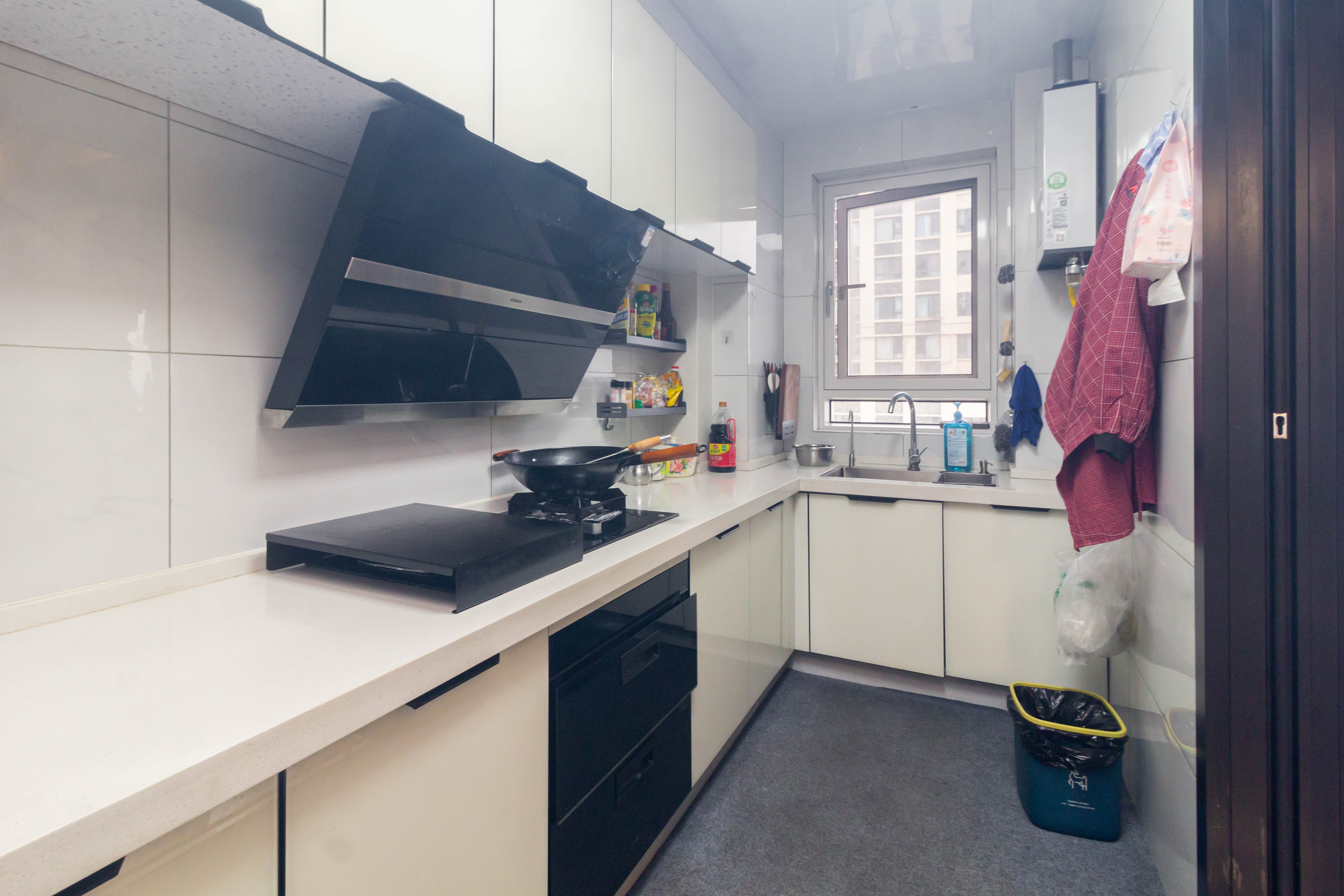 金科天悦(金科美邻汇)  3室2厅2卫    88.0万 金科天悦(金科美邻汇)  3室2厅2卫    88.0万厨房