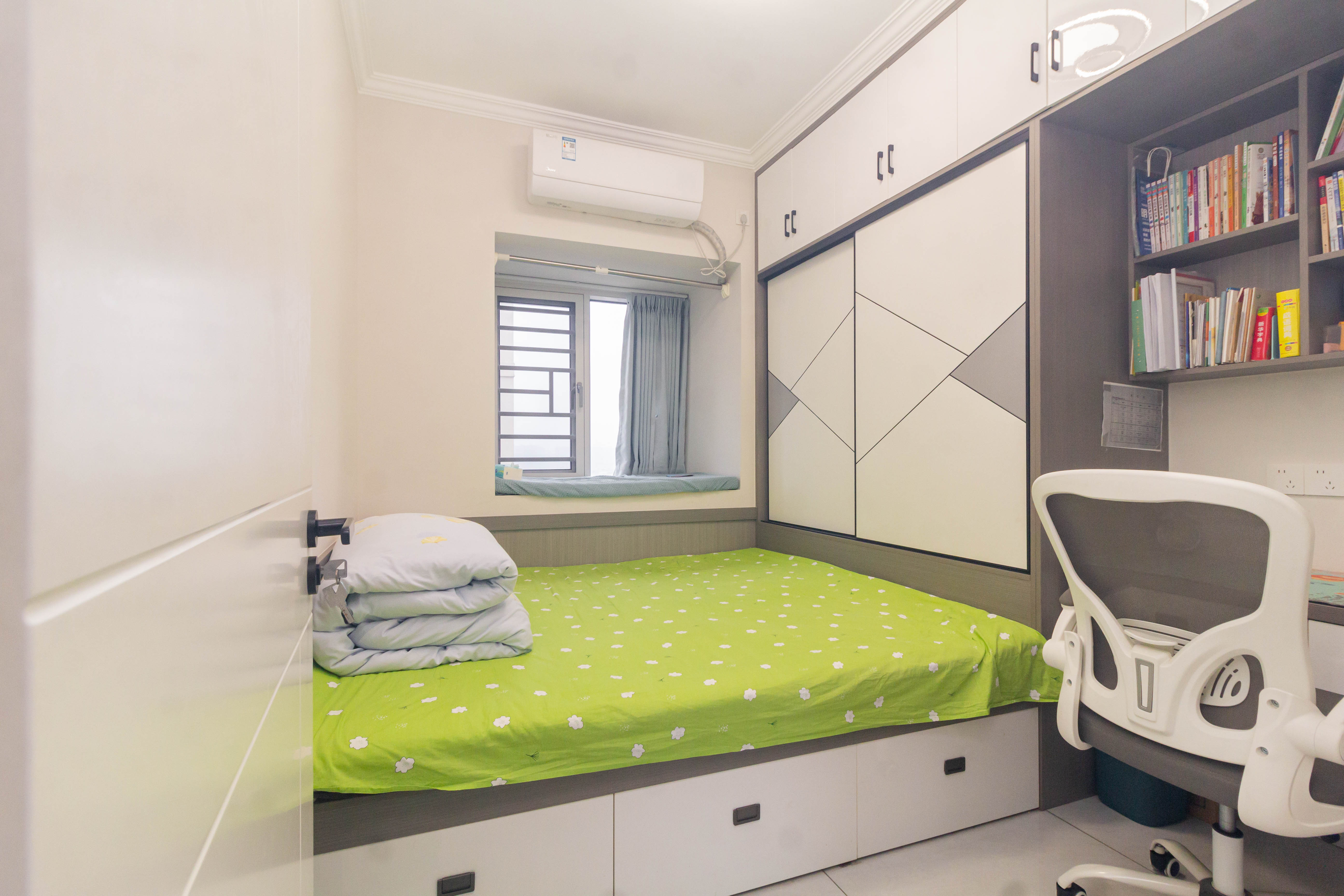 金科天悦(金科美邻汇)  3室2厅2卫    88.0万 金科天悦(金科美邻汇)  3室2厅2卫    88.0万卧室