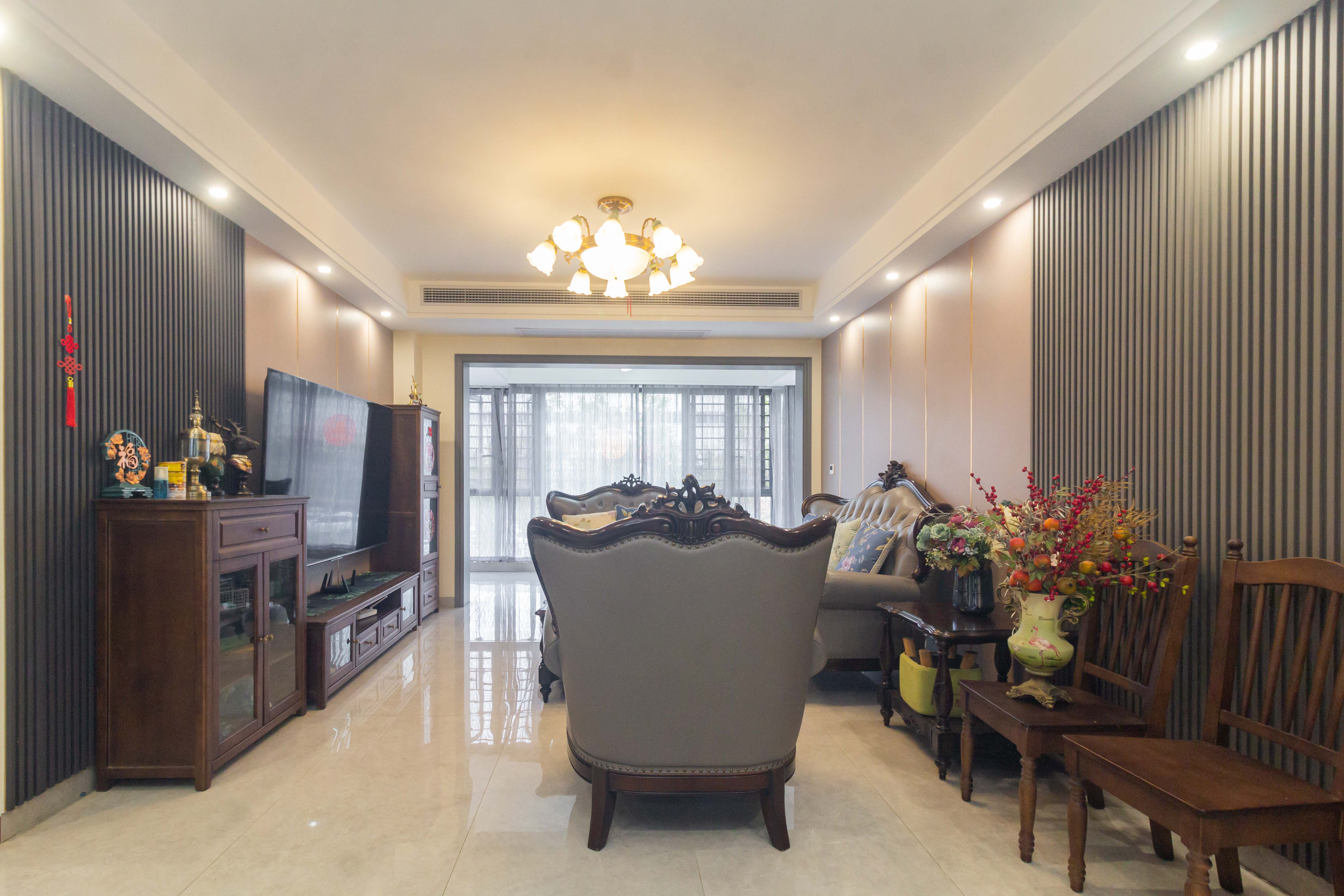 福天星中心(福天星雅苑) 4室2厅2卫 195.0万 福天星中心(福天星雅苑) 4室2厅2卫 195.0万客厅