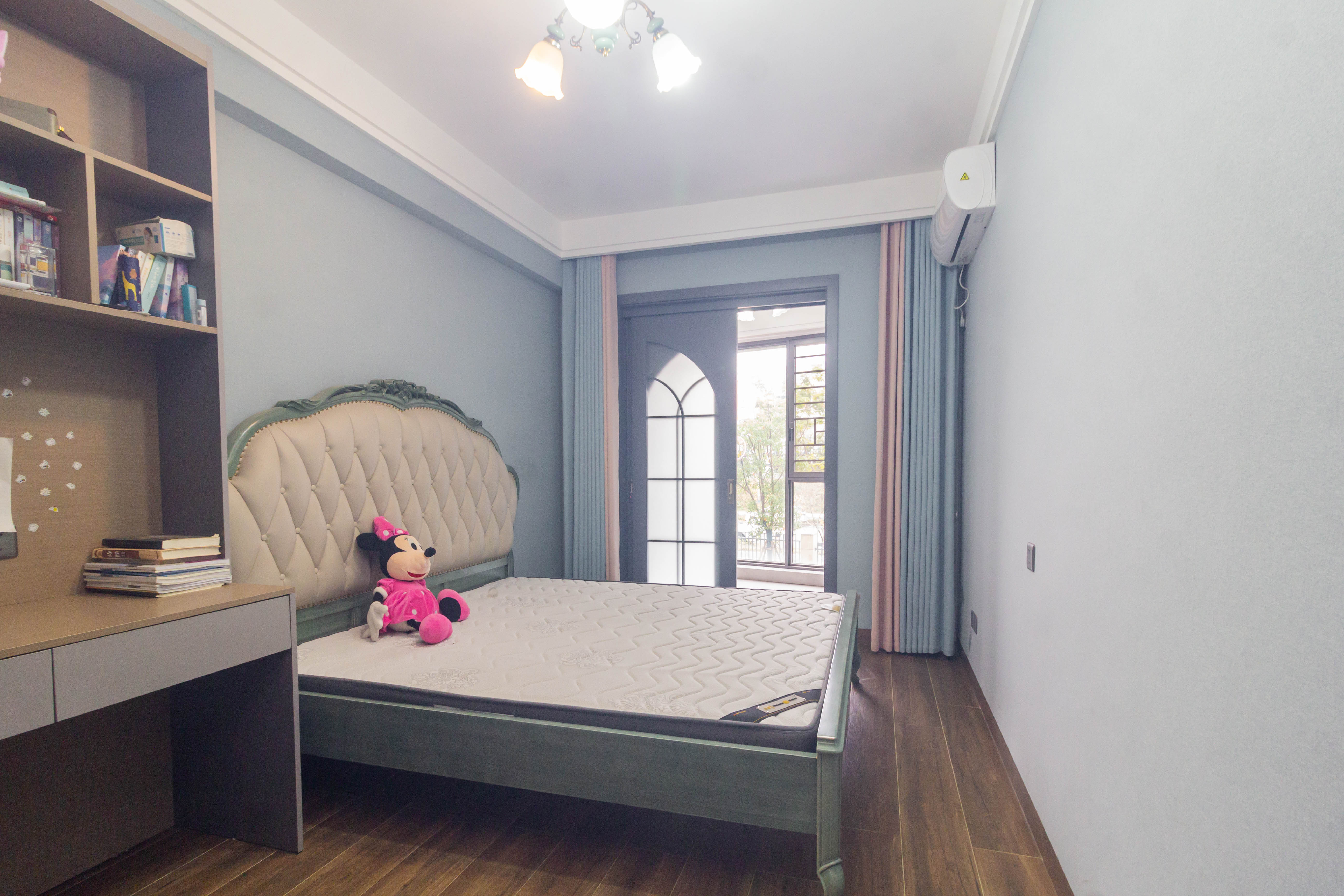 福天星中心(福天星雅苑) 4室2厅2卫 195.0万 福天星中心(福天星雅苑) 4室2厅2卫 195.0万卧室