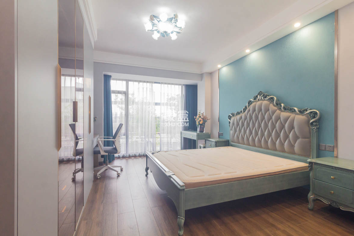 福天星中心(福天星雅苑) 4室2厅2卫 195.0万 福天星中心(福天星雅苑) 4室2厅2卫 195.0万卧室