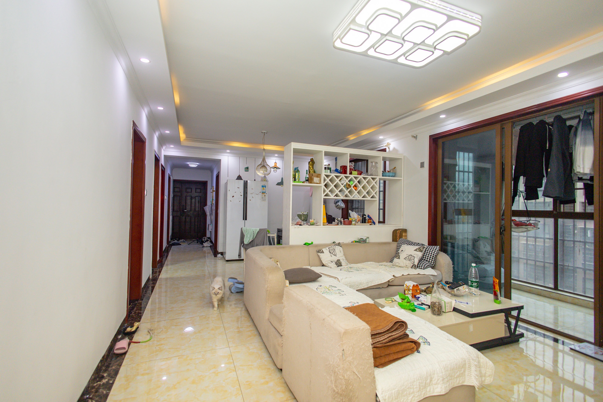 湖湾世景 4室2厅2卫 98.0万 湖湾世景 4室2厅2卫 98.0万客厅