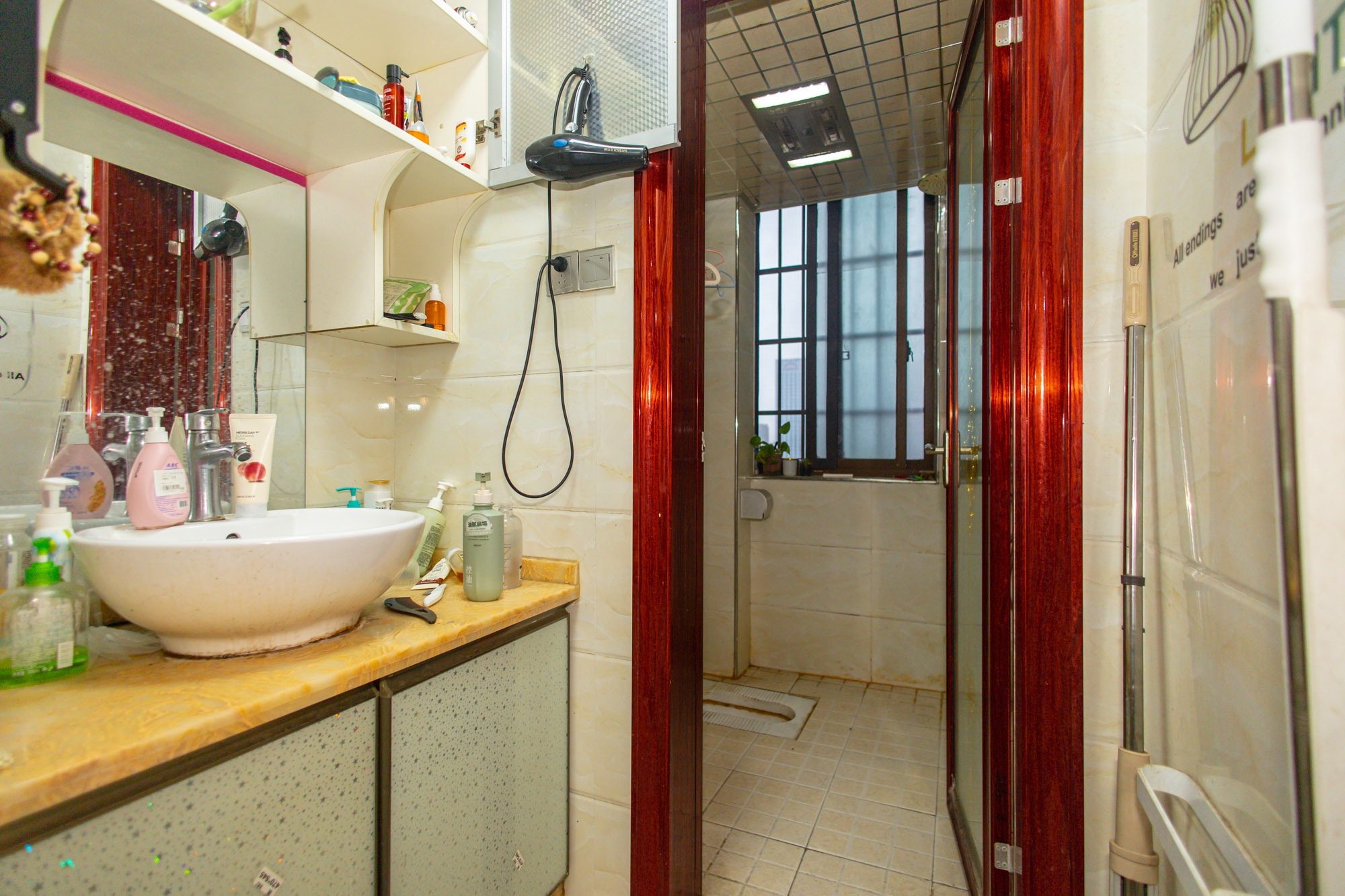 湖湾世景 4室2厅2卫 98.0万 湖湾世景 4室2厅2卫 98.0万卫生间