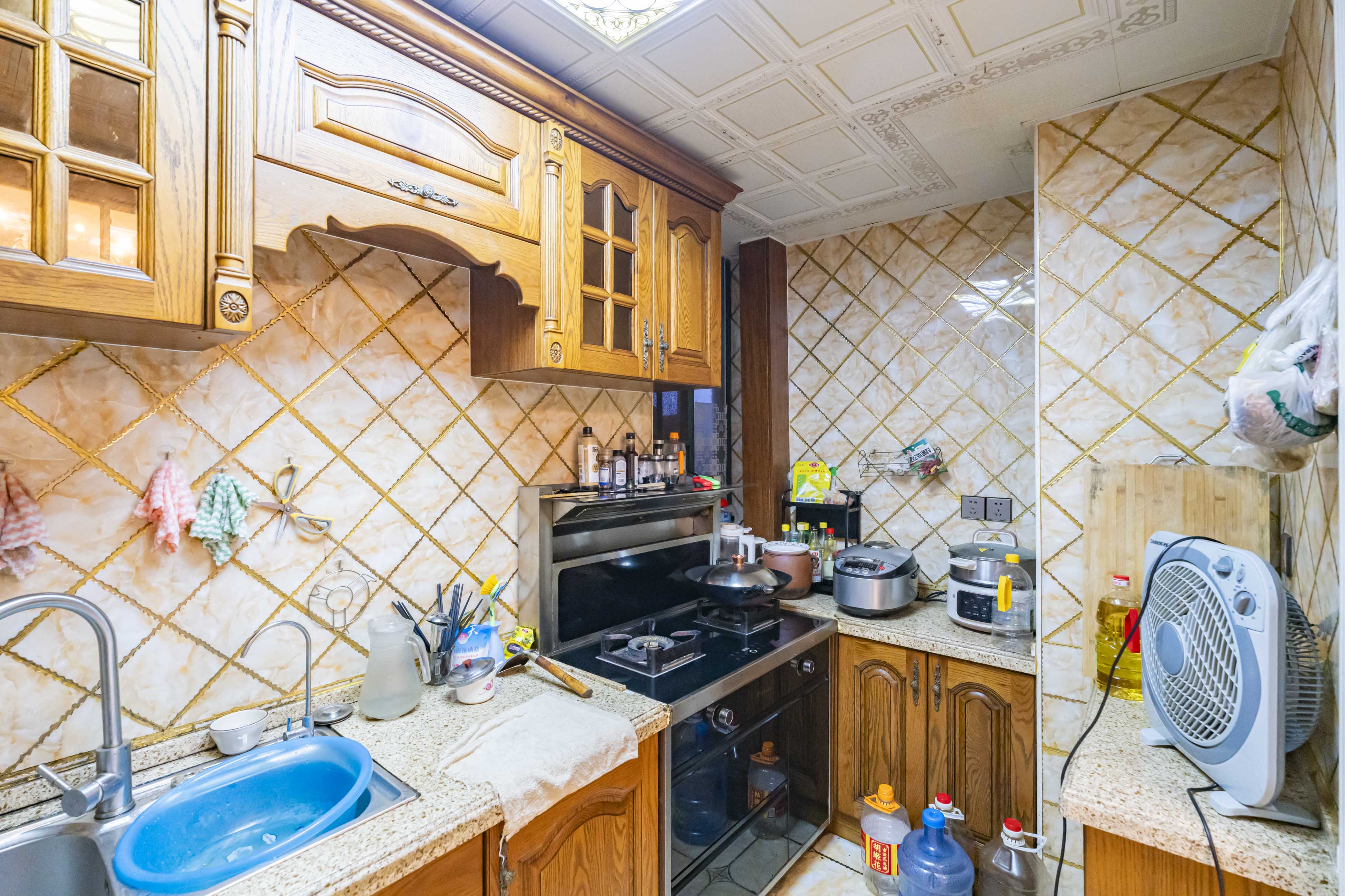 绿洲花园 4室2厅2卫 146.0万 绿洲花园 4室2厅2卫 146.0万厨房