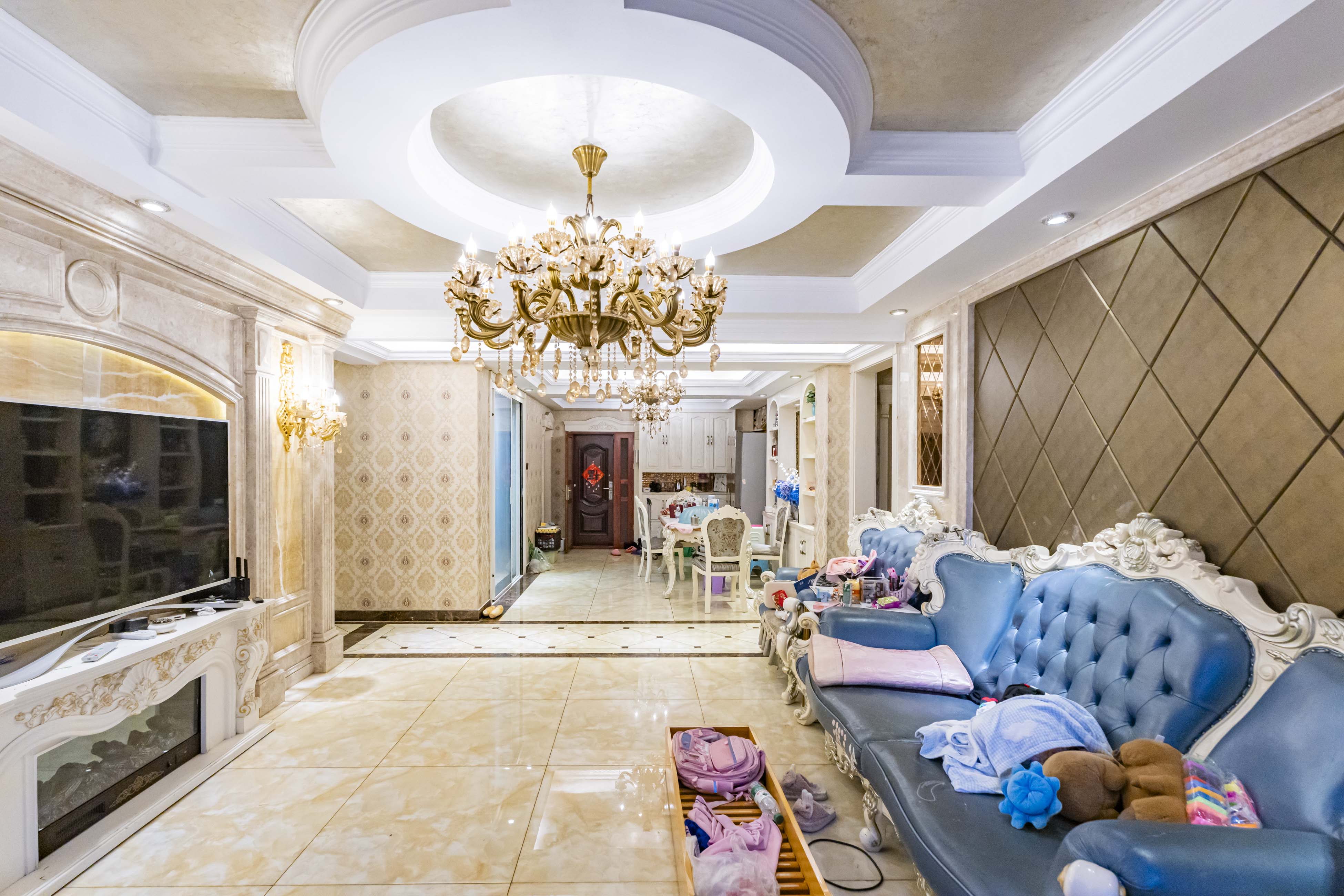 绿洲花园 4室2厅2卫 146.0万 绿洲花园 4室2厅2卫 146.0万客厅