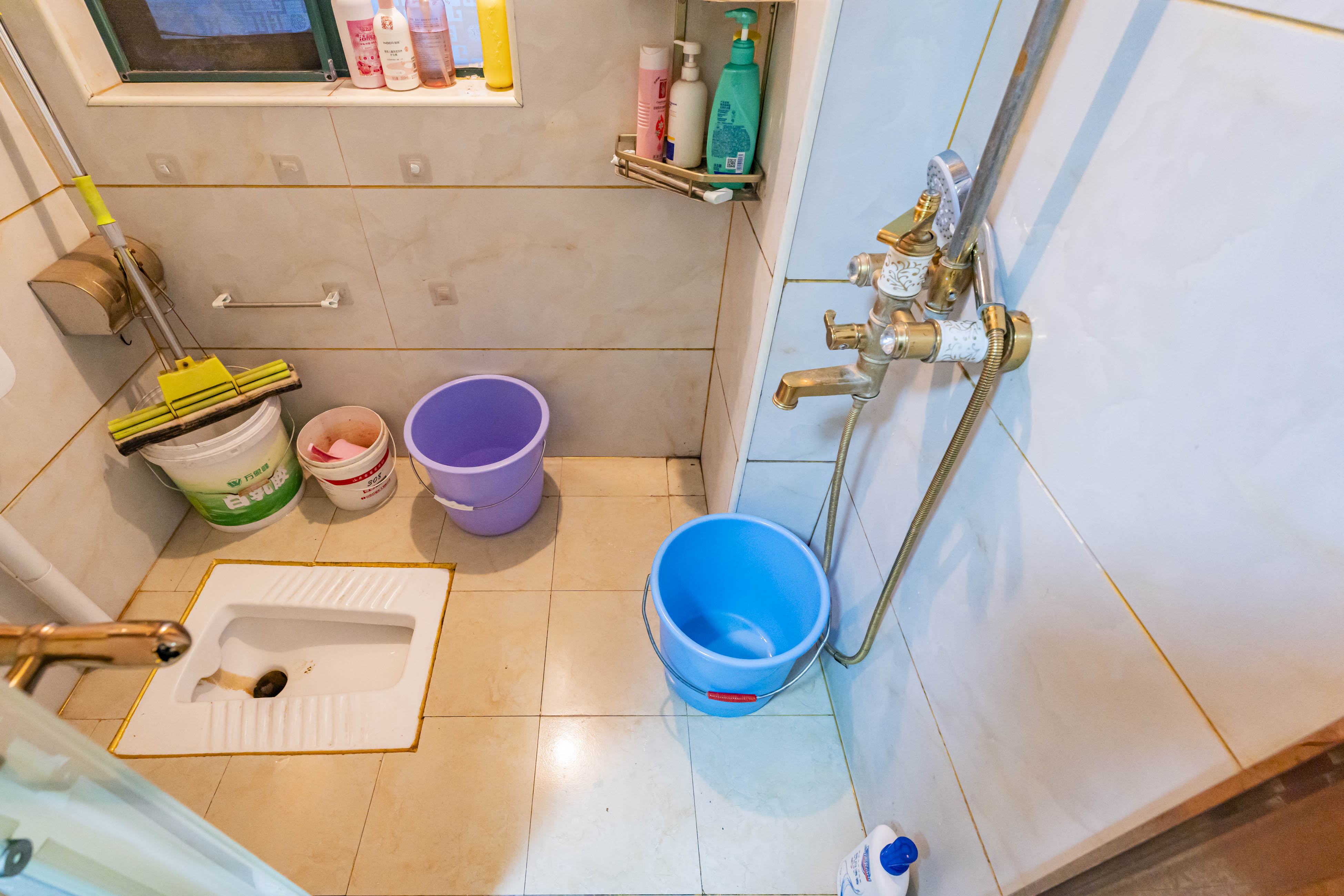 绿洲花园 4室2厅2卫 146.0万 绿洲花园 4室2厅2卫 146.0万卫生间