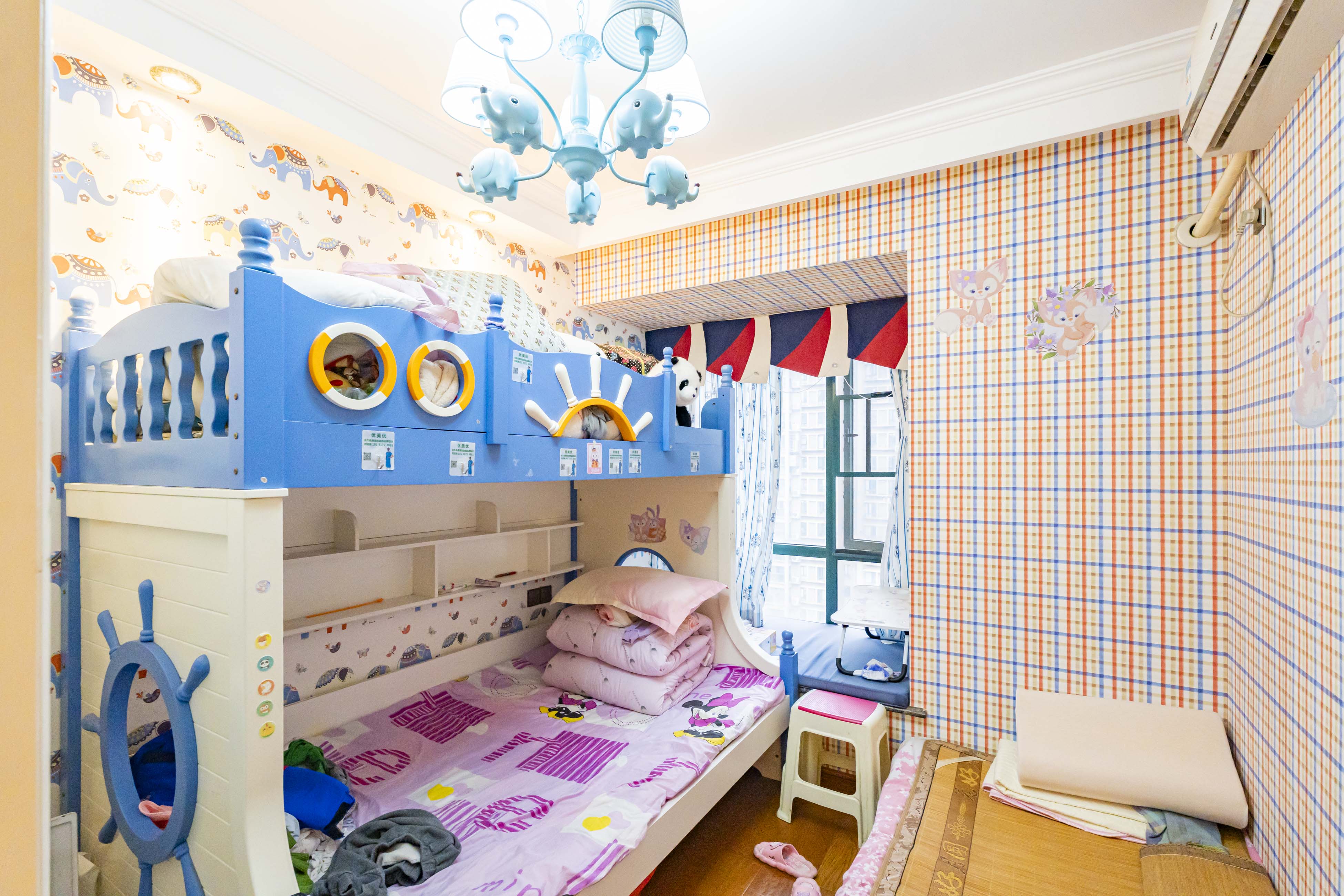 绿洲花园 4室2厅2卫 146.0万 绿洲花园 4室2厅2卫 146.0万卧室