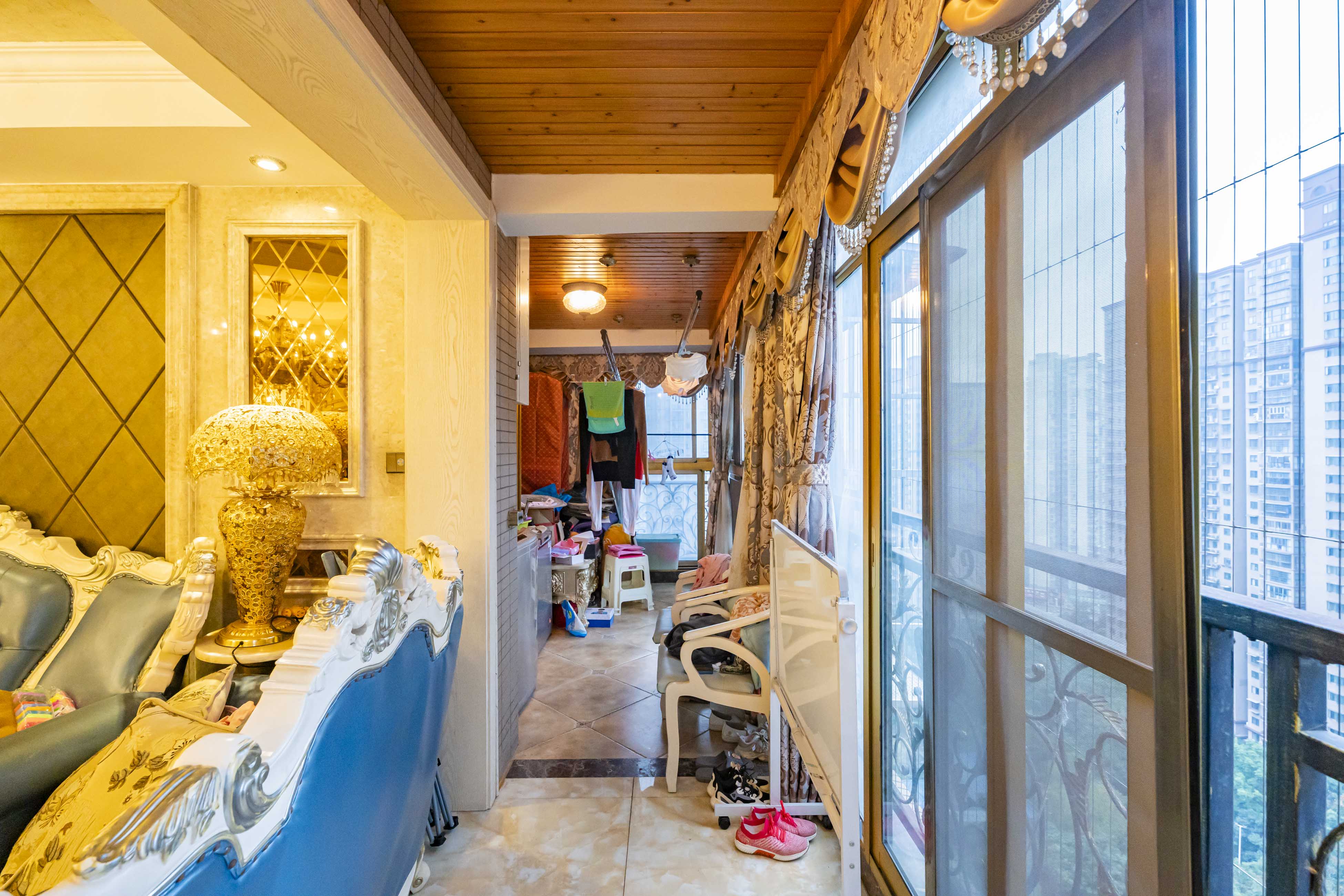 绿洲花园 4室2厅2卫 146.0万 绿洲花园 4室2厅2卫 146.0万阳台