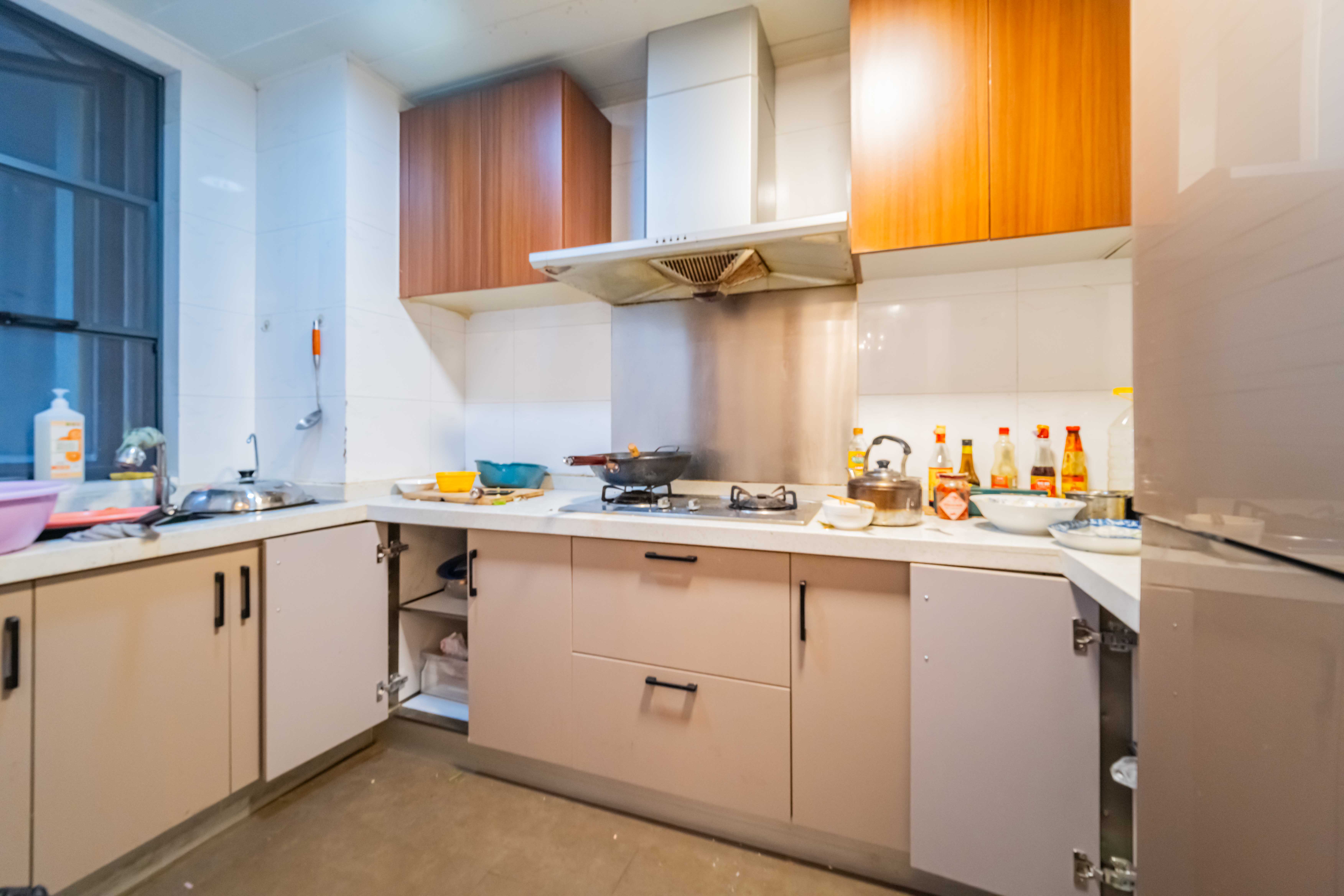 万科金域华府一期  1室2厅2卫    122.0万厨房