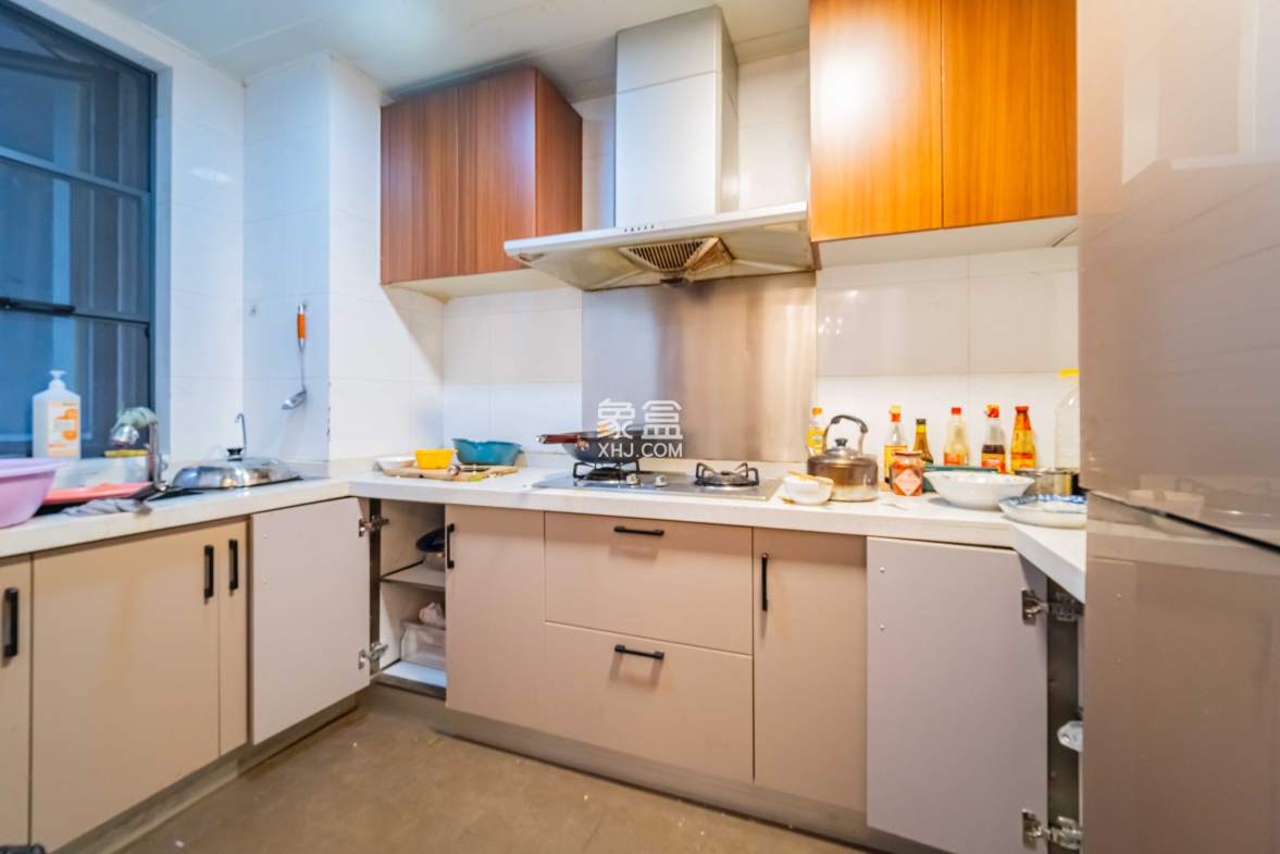 万科金域华府一期 1室2厅2卫 122.0万 万科金域华府一期 1室2厅2卫 122.0万厨房