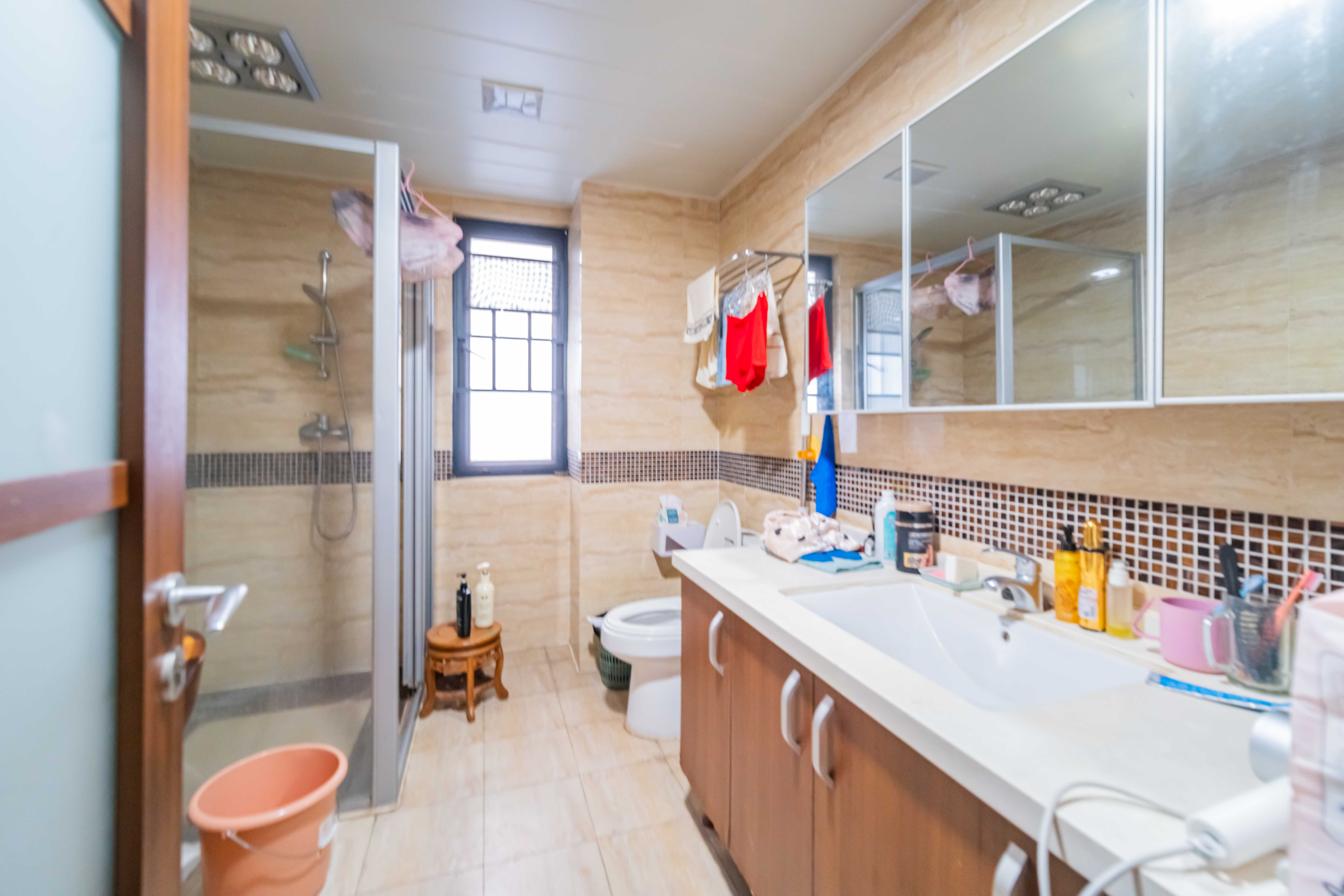 万科金域华府一期 1室2厅2卫 122.0万 万科金域华府一期 1室2厅2卫 122.0万卫生间