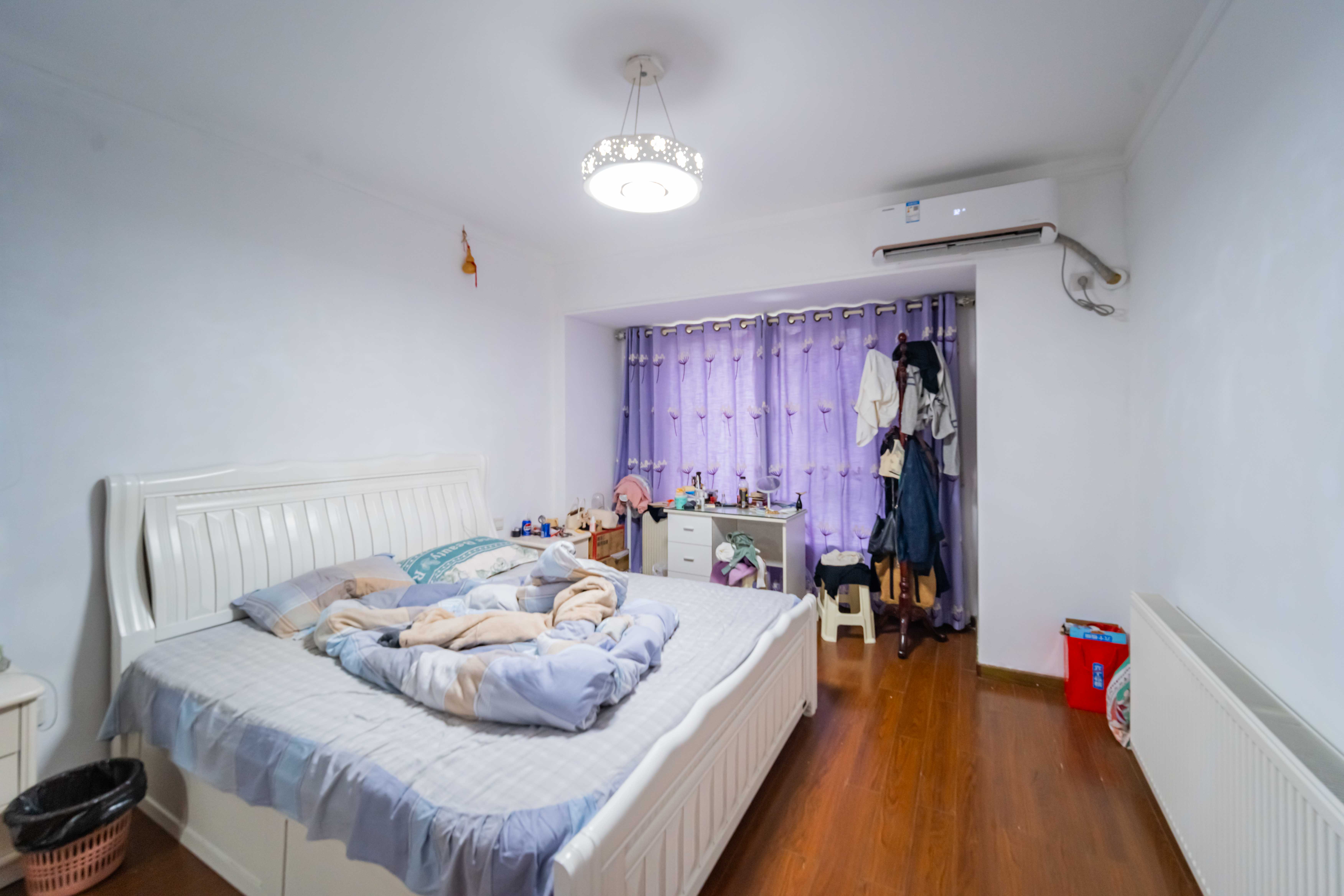 万科金域华府一期 1室2厅2卫 122.0万 万科金域华府一期 1室2厅2卫 122.0万卧室