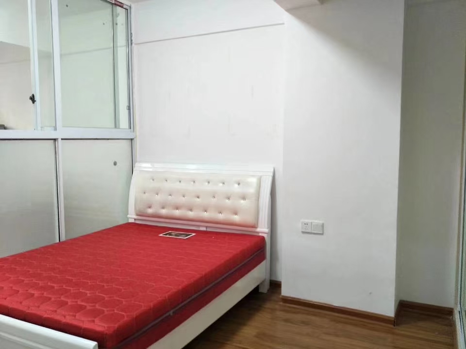 钱隆学府一、二期 2室1厅1卫 1600.0元/月 钱隆学府一、二期 2室1厅1卫 1600.0元/月室内图