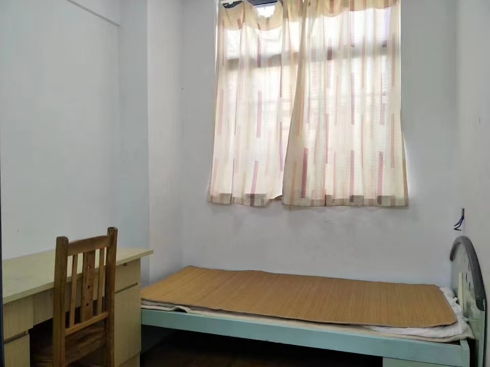 钱隆学府一、二期 2室1厅1卫 1600.0元/月 钱隆学府一、二期 2室1厅1卫 1600.0元/月室内图