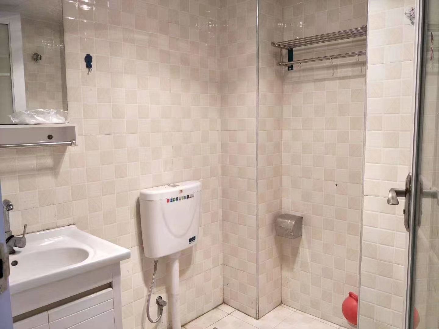 钱隆学府一、二期 2室1厅1卫 1600.0元/月 钱隆学府一、二期 2室1厅1卫 1600.0元/月室内图