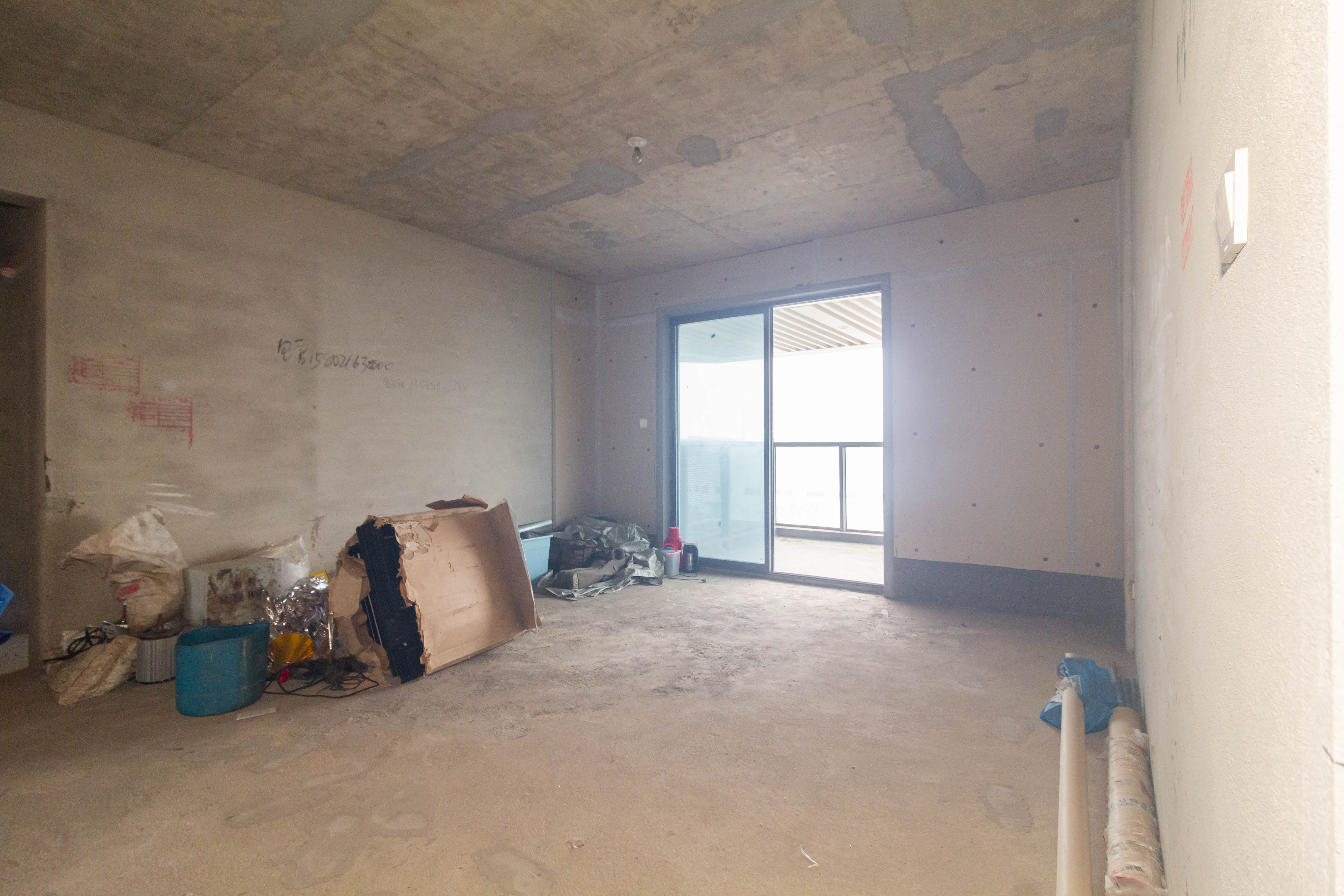 福天星中心(福天星雅苑) 5室2厅2卫 158.0万 福天星中心(福天星雅苑) 5室2厅2卫 158.0万客厅