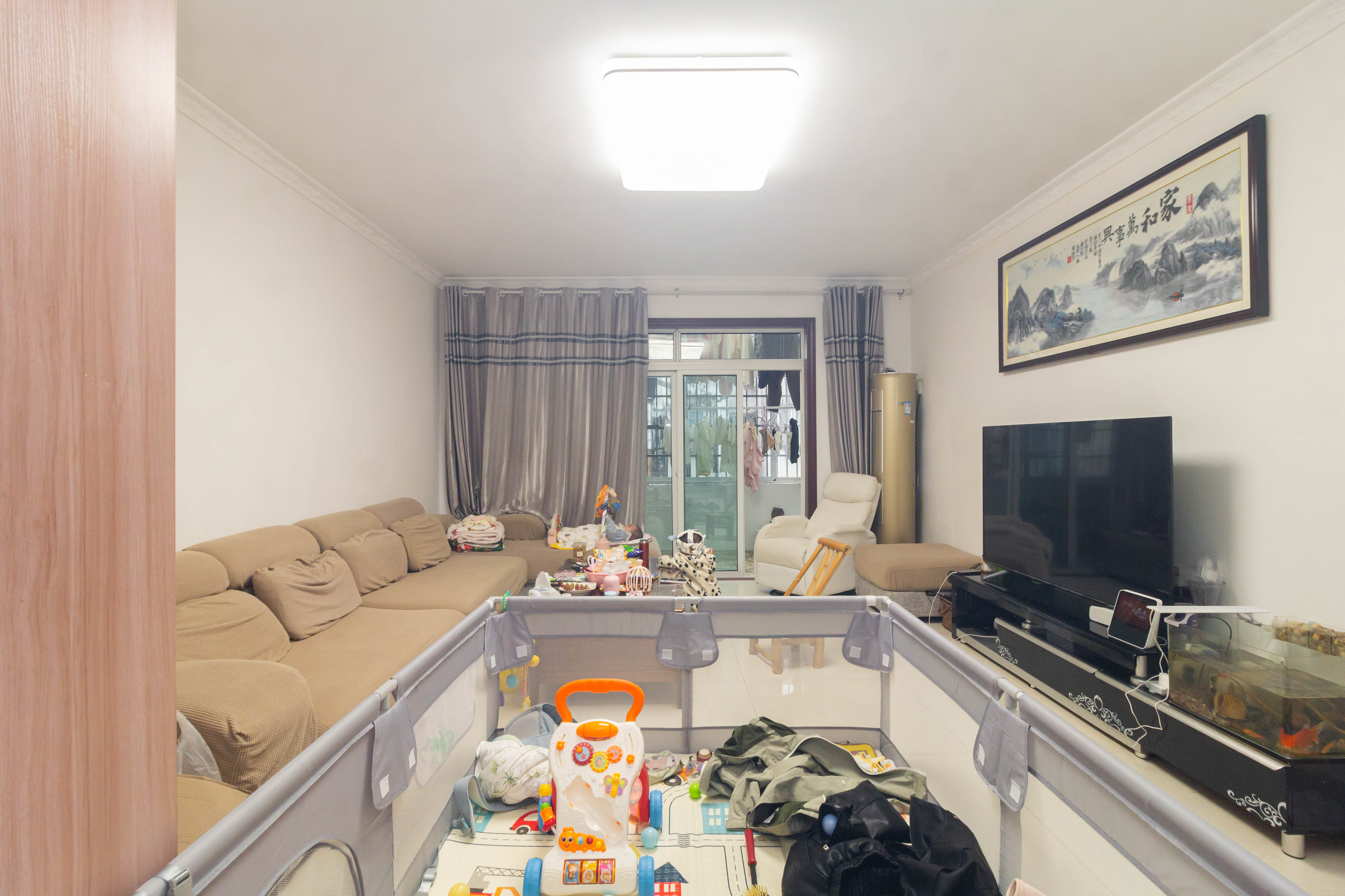 创业乐园 3室2厅2卫 59.8万 创业乐园 3室2厅2卫 59.8万客厅