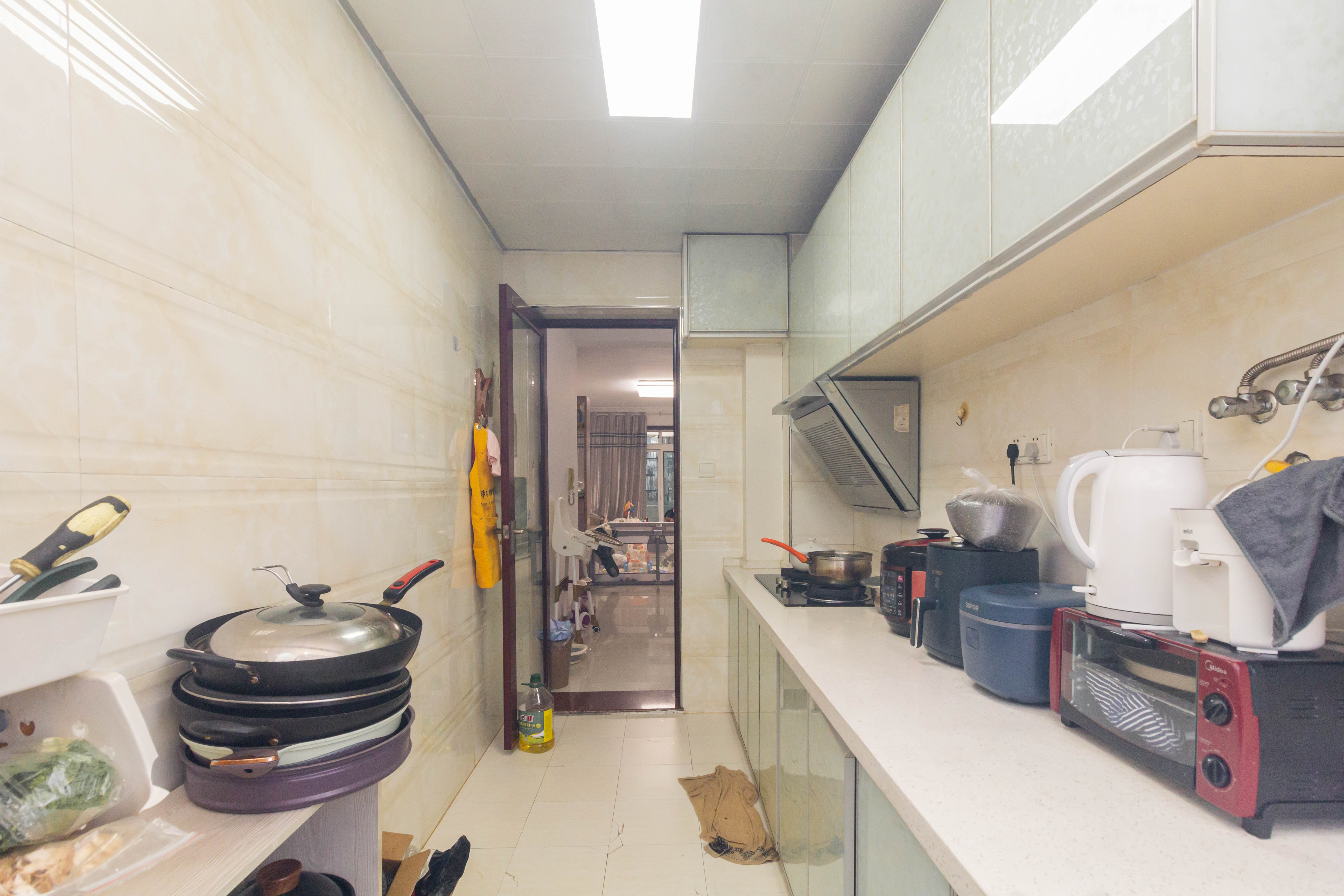 创业乐园 3室2厅2卫 59.8万 创业乐园 3室2厅2卫 59.8万厨房