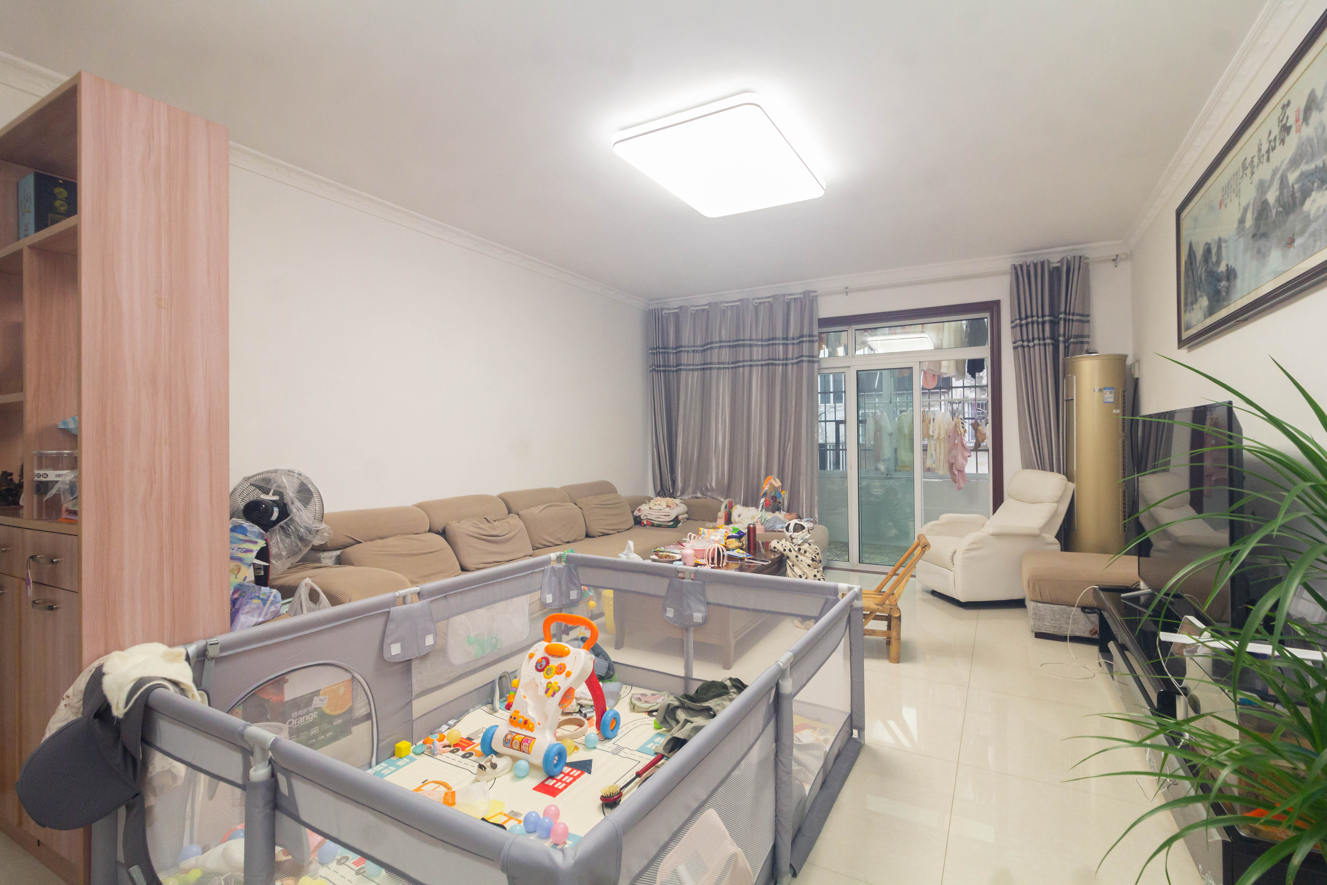 创业乐园 3室2厅2卫 59.8万 创业乐园 3室2厅2卫 59.8万客厅