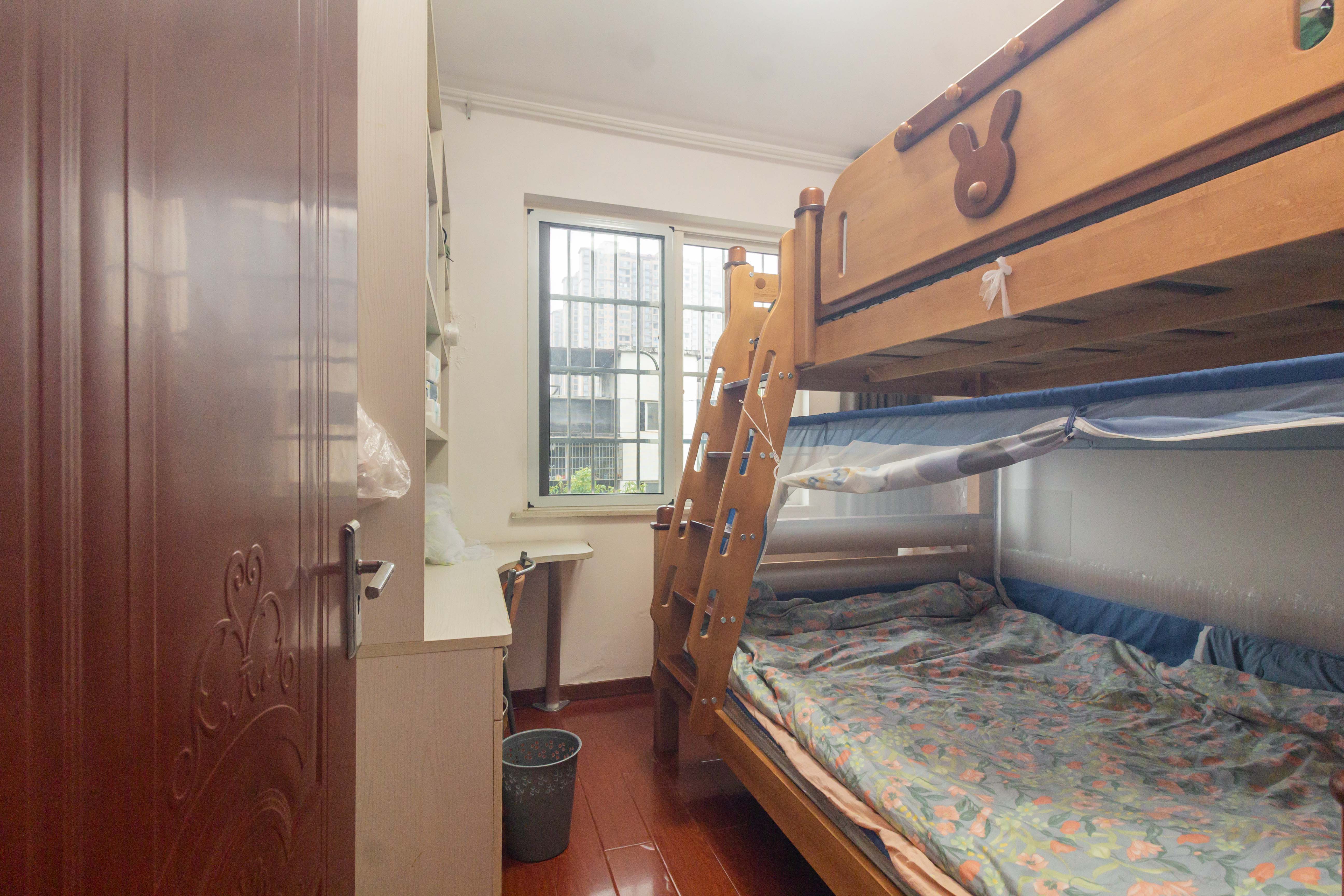 创业乐园 3室2厅2卫 59.8万 创业乐园 3室2厅2卫 59.8万卧室