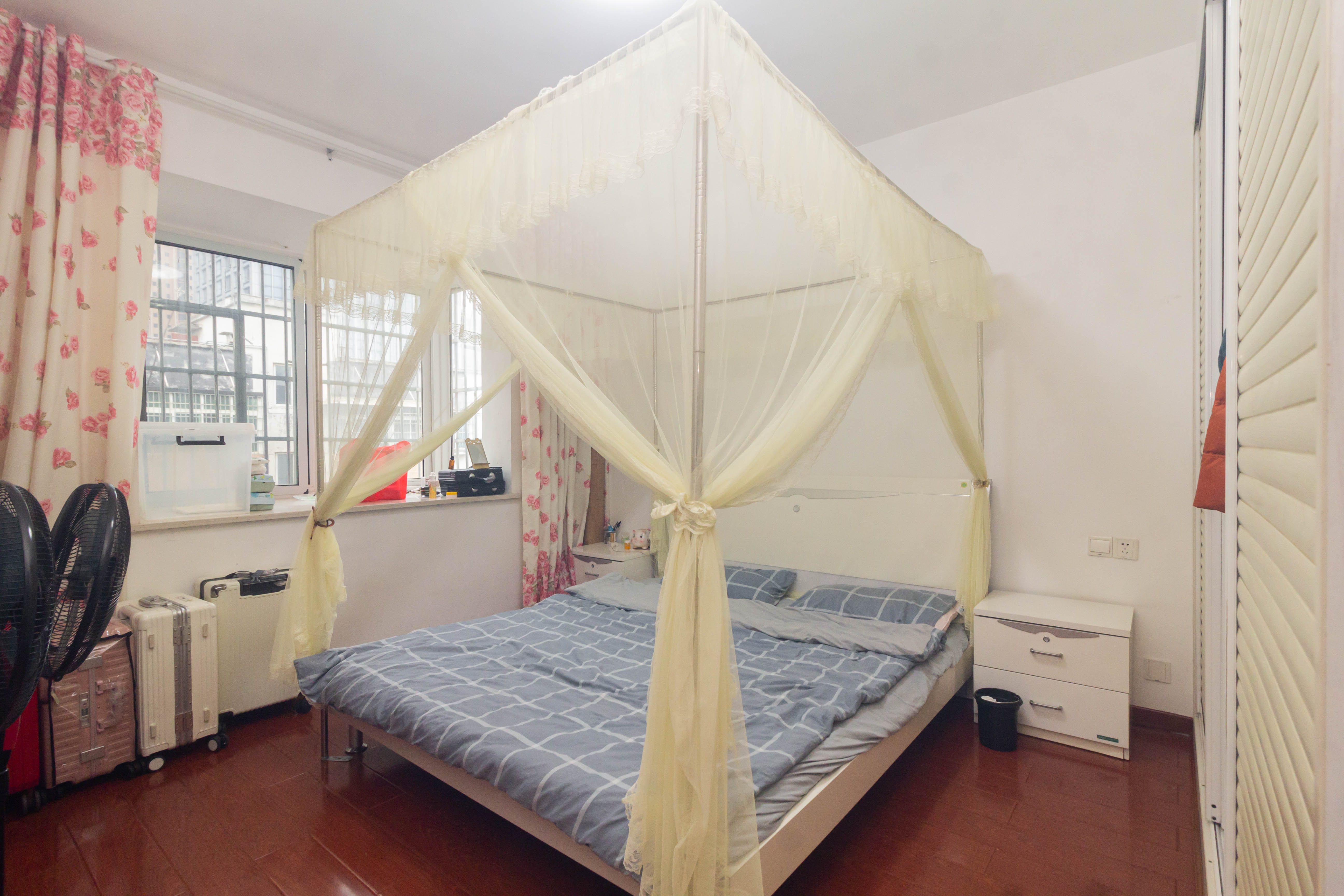 创业乐园 3室2厅2卫 59.8万 创业乐园 3室2厅2卫 59.8万卧室