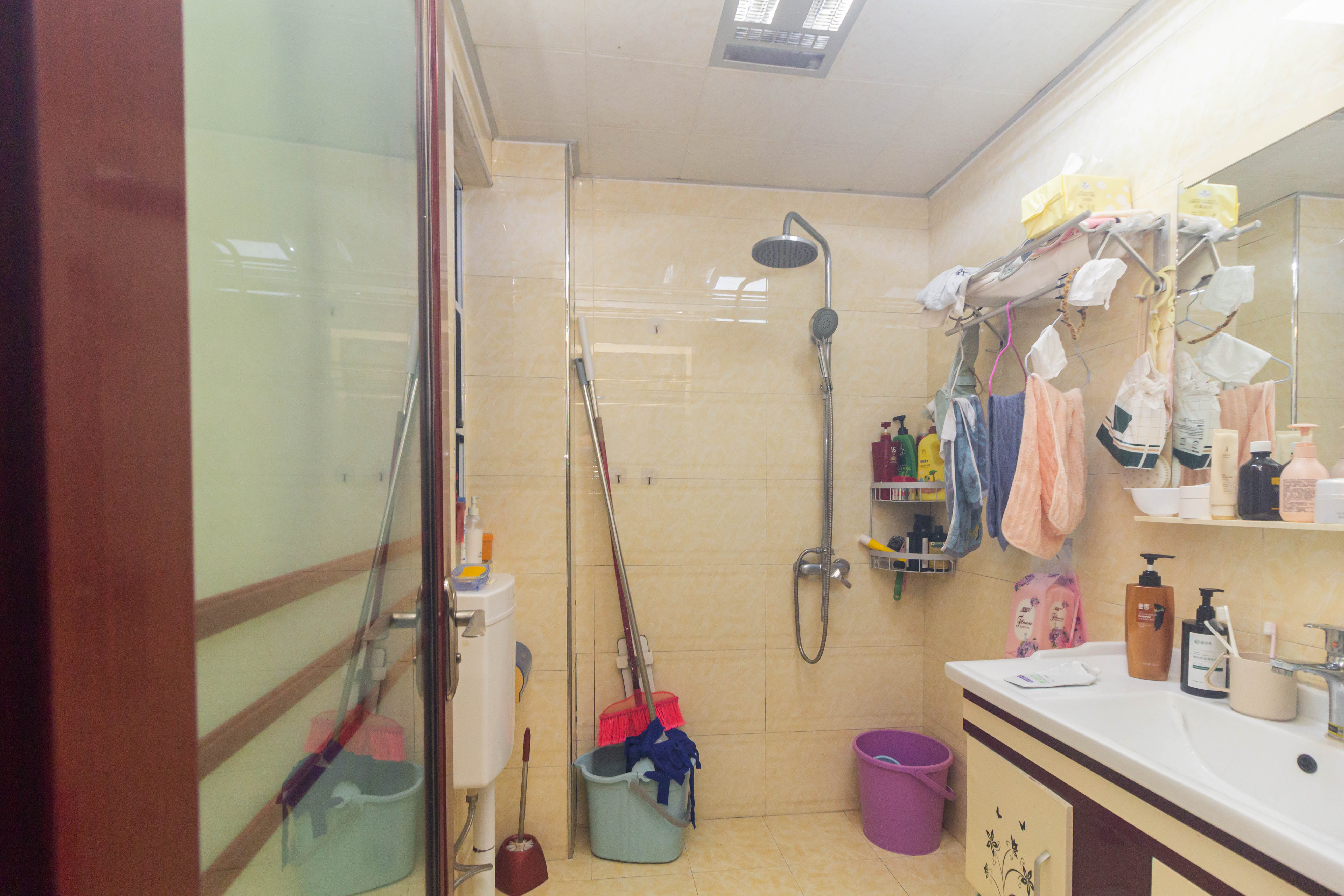 创业乐园 3室2厅2卫 59.8万 创业乐园 3室2厅2卫 59.8万卧室