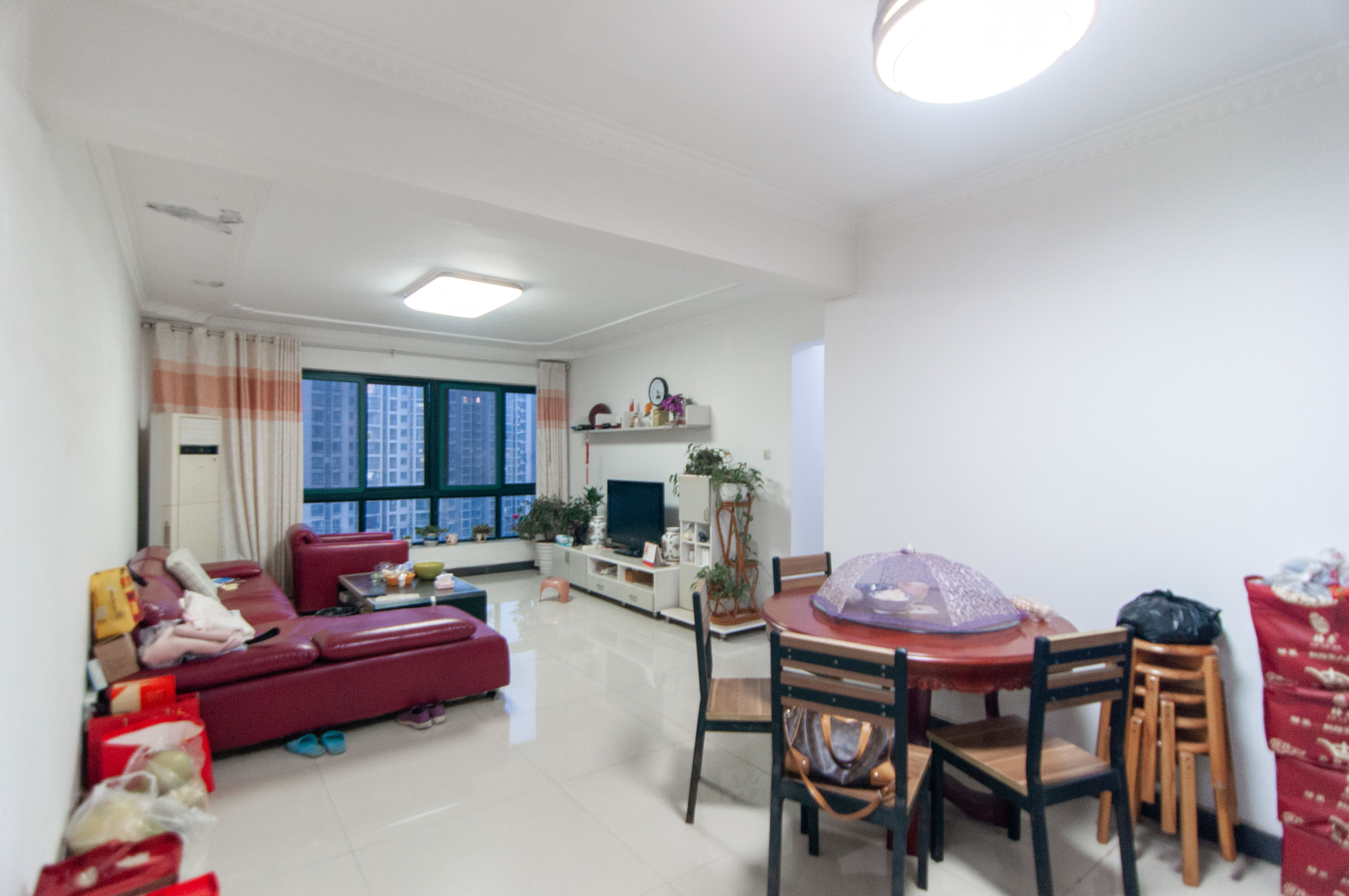 高鑫麓城  3室2厅2卫    121.8万客厅