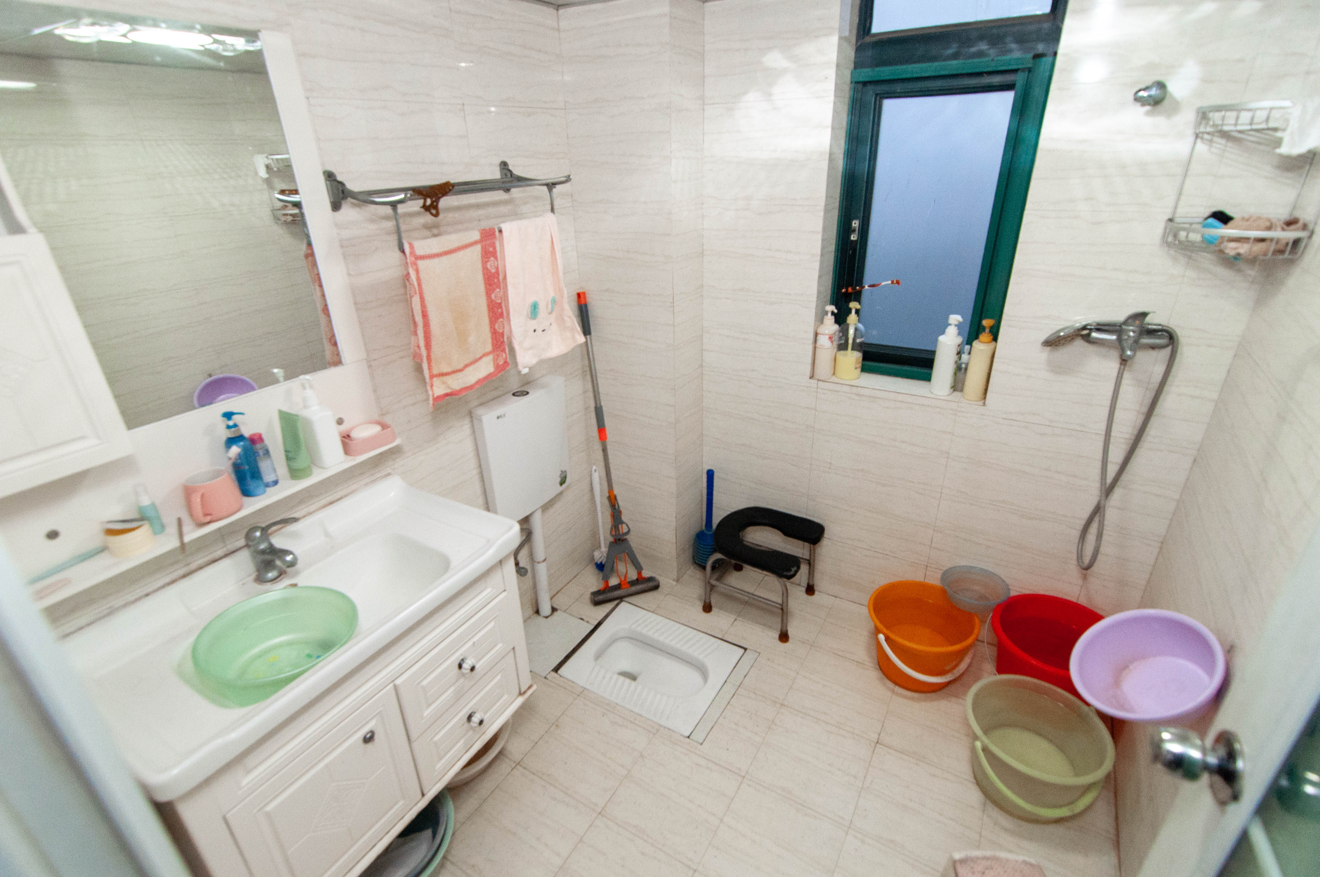 高鑫麓城  3室2厅2卫    121.8万卫生间