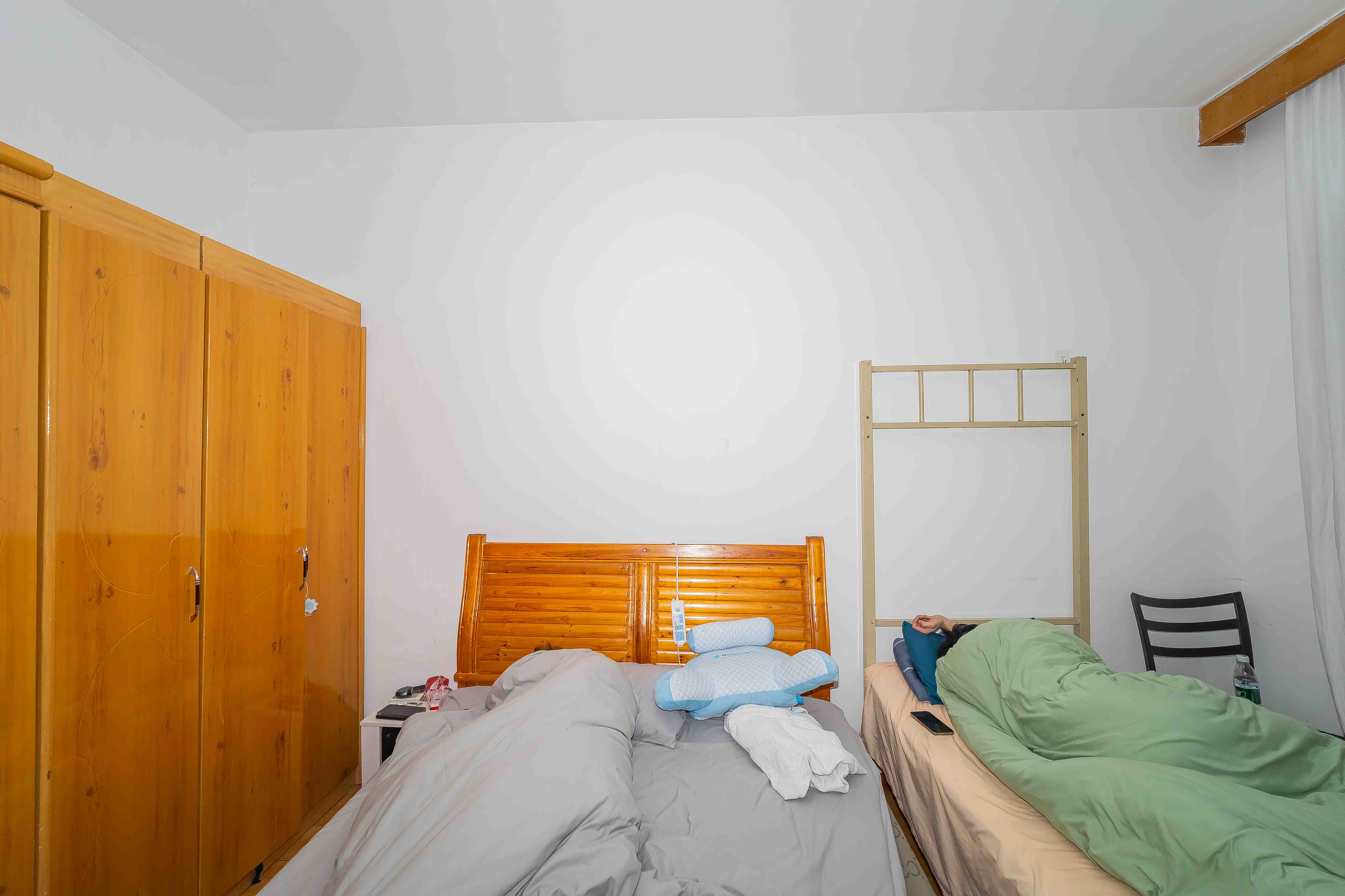 向东园社区(国税局宿舍) 3室1厅1卫 32.0万 向东园社区(国税局宿舍) 3室1厅1卫 32.0万卧室