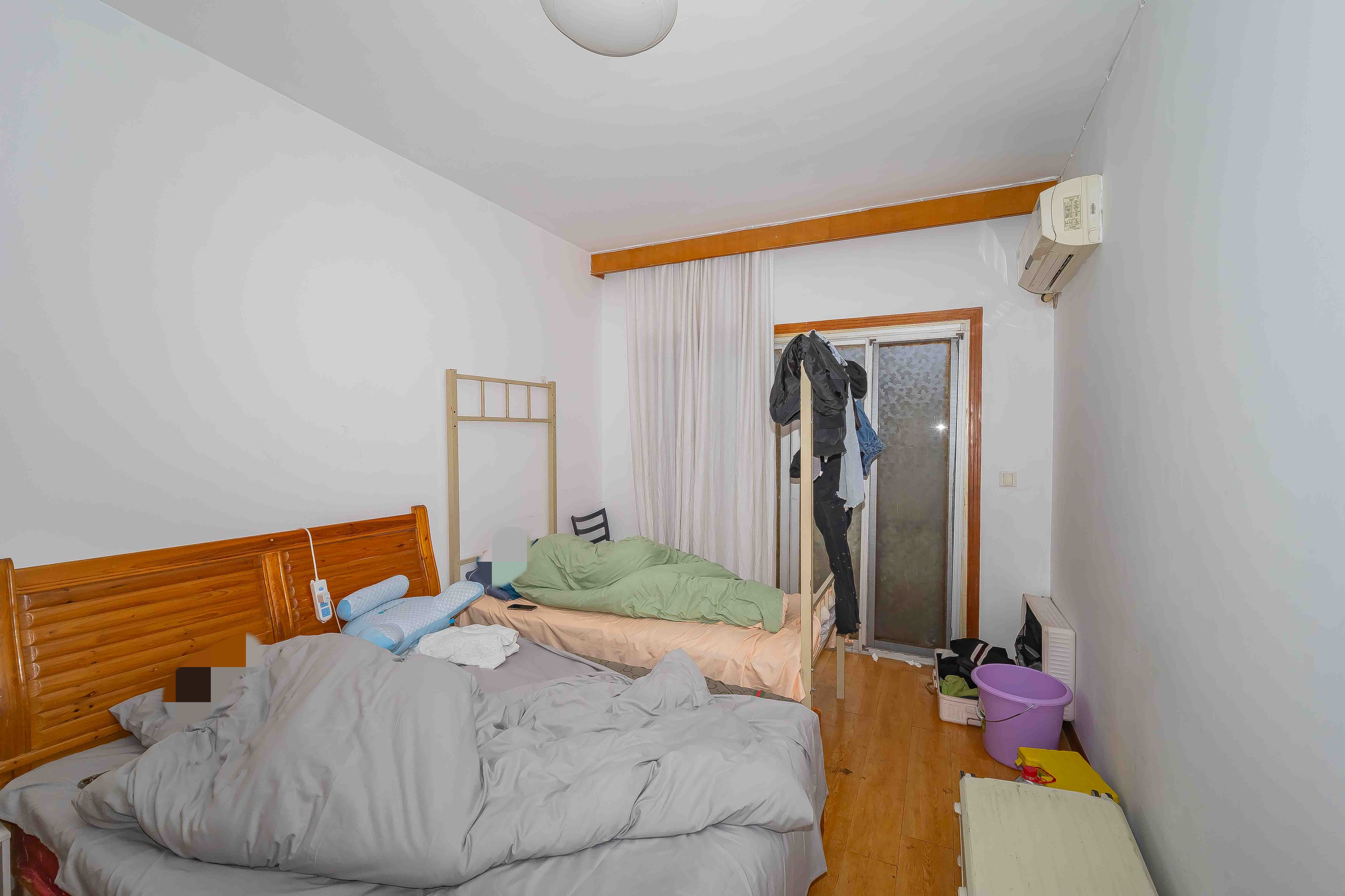 向东园社区(国税局宿舍) 3室1厅1卫 32.0万 向东园社区(国税局宿舍) 3室1厅1卫 32.0万卧室