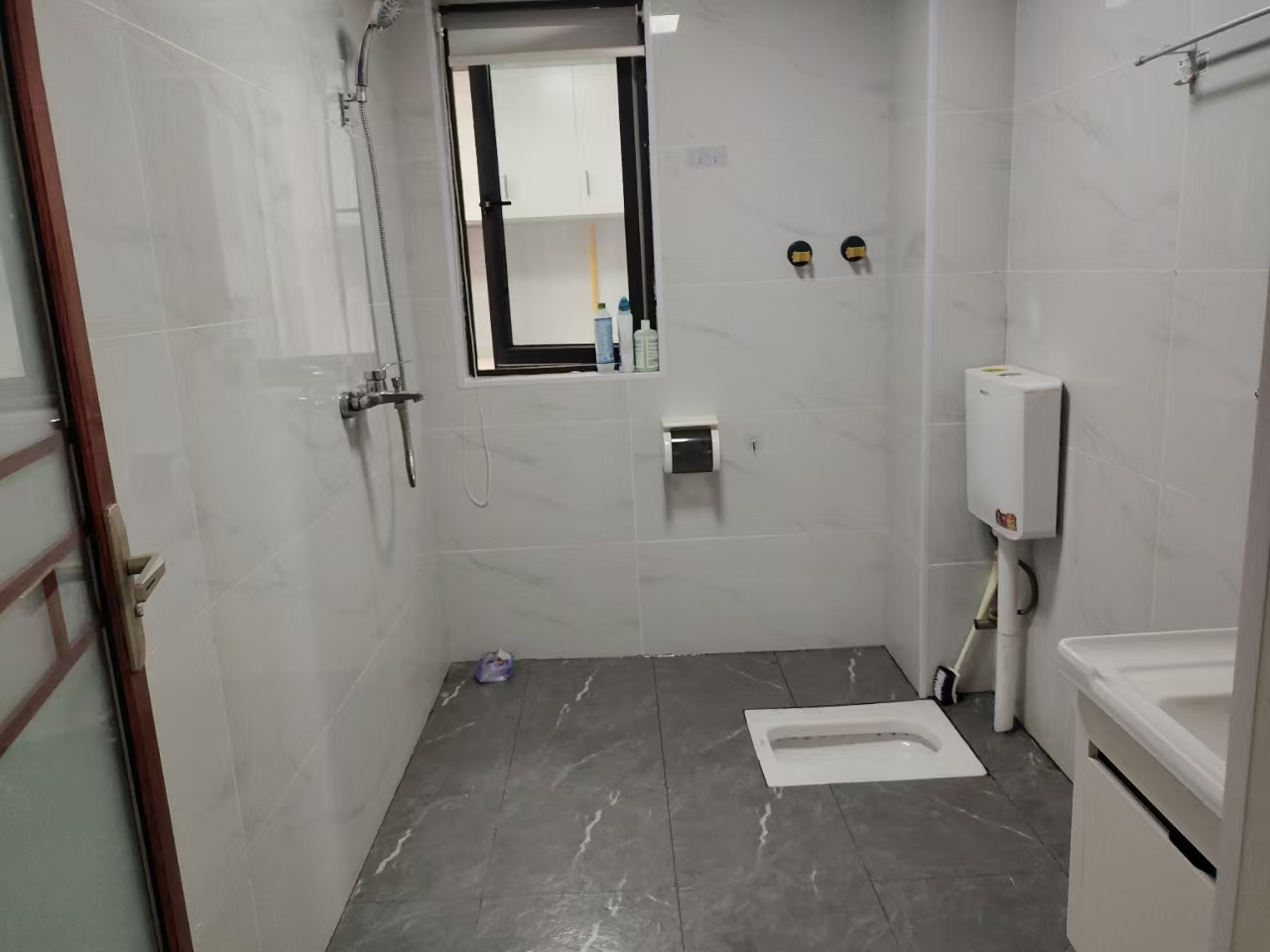 保利中央公馆 3室2厅2卫 2500.0元/月 保利中央公馆 3室2厅2卫 2500.0元/月室内图