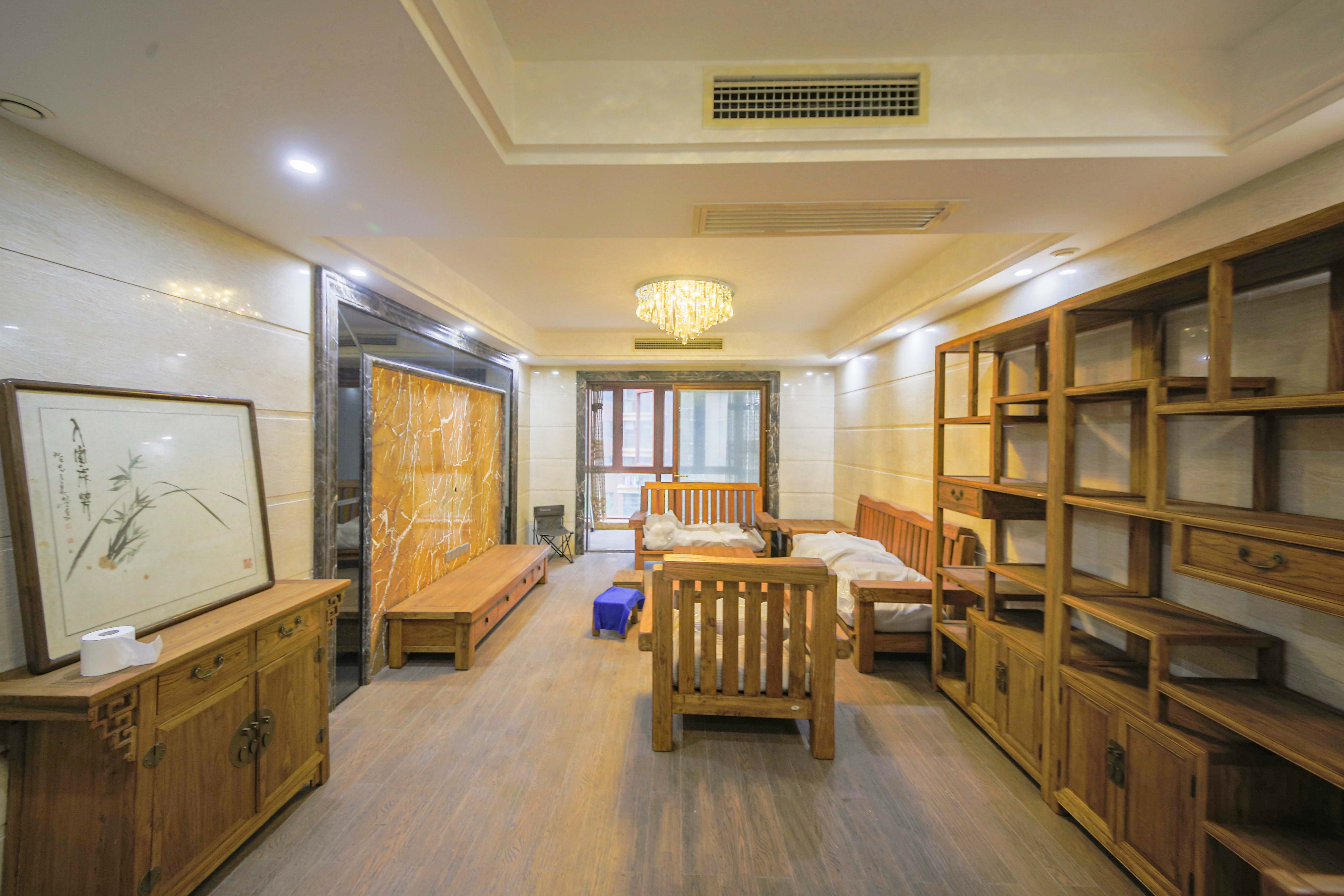 星城荣域  3室2厅2卫    169.0万 星城荣域  3室2厅2卫    169.0万客厅