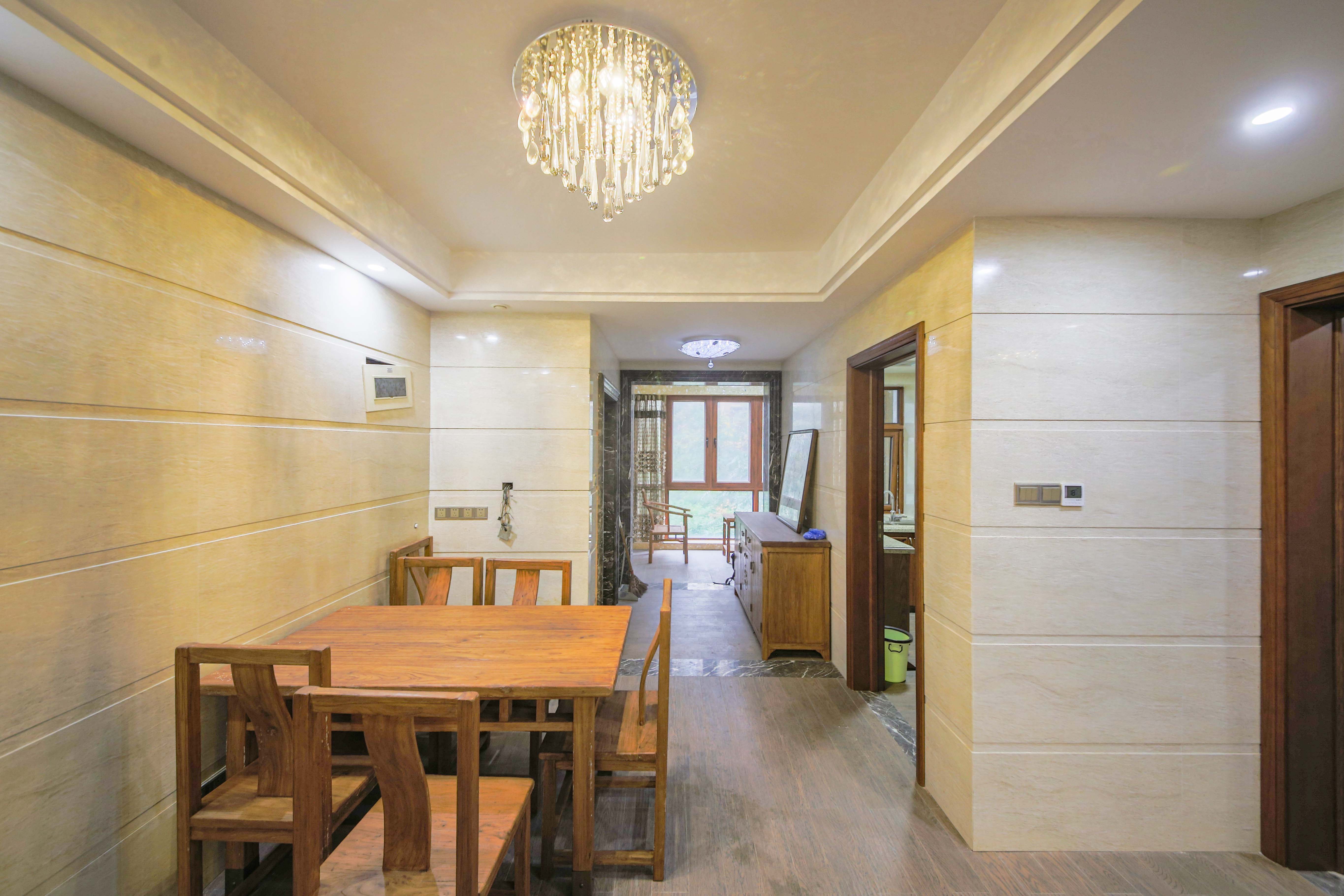 星城荣域  3室2厅2卫    169.0万 星城荣域  3室2厅2卫    169.0万客厅