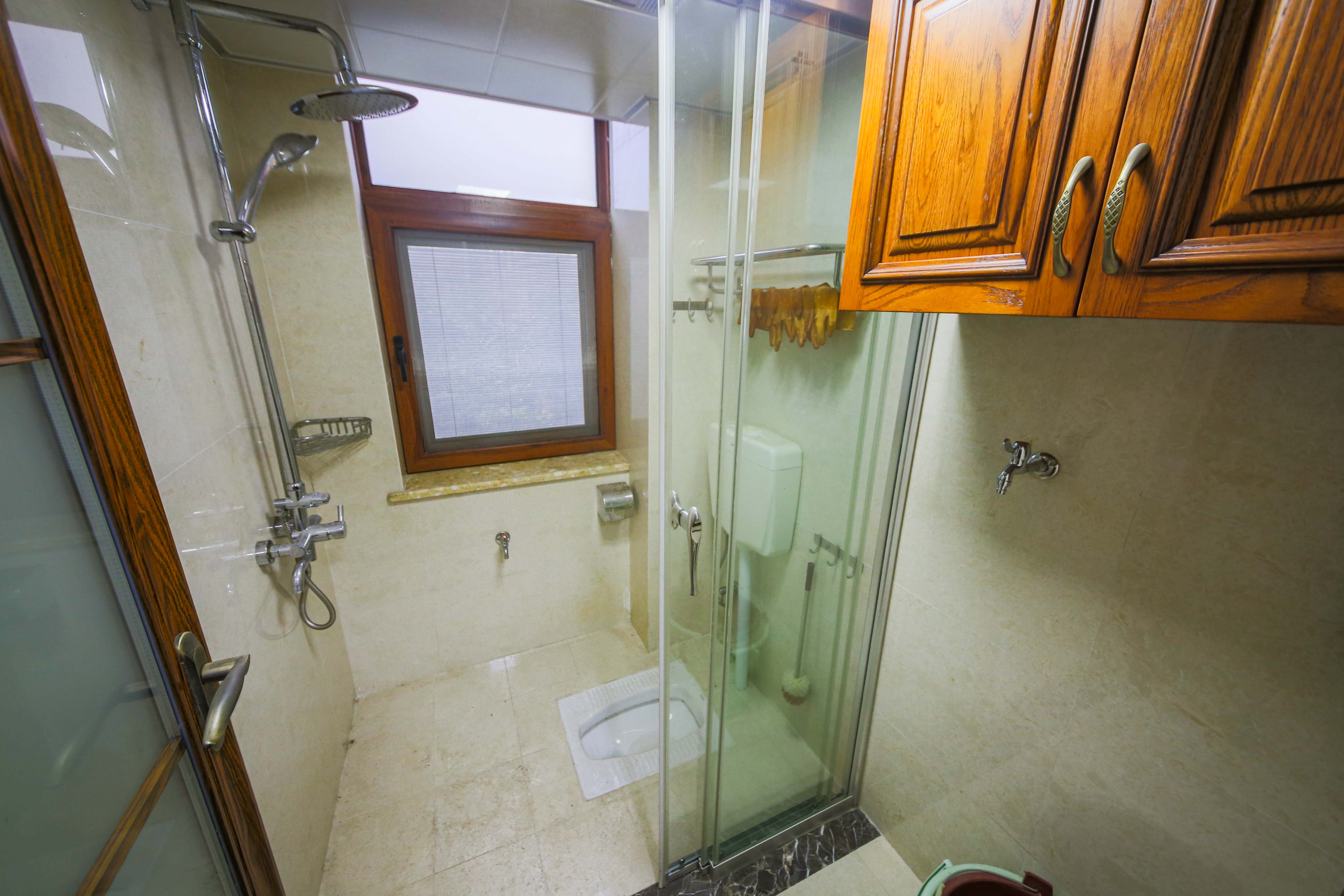 星城荣域  3室2厅2卫    169.0万 星城荣域  3室2厅2卫    169.0万卫生间