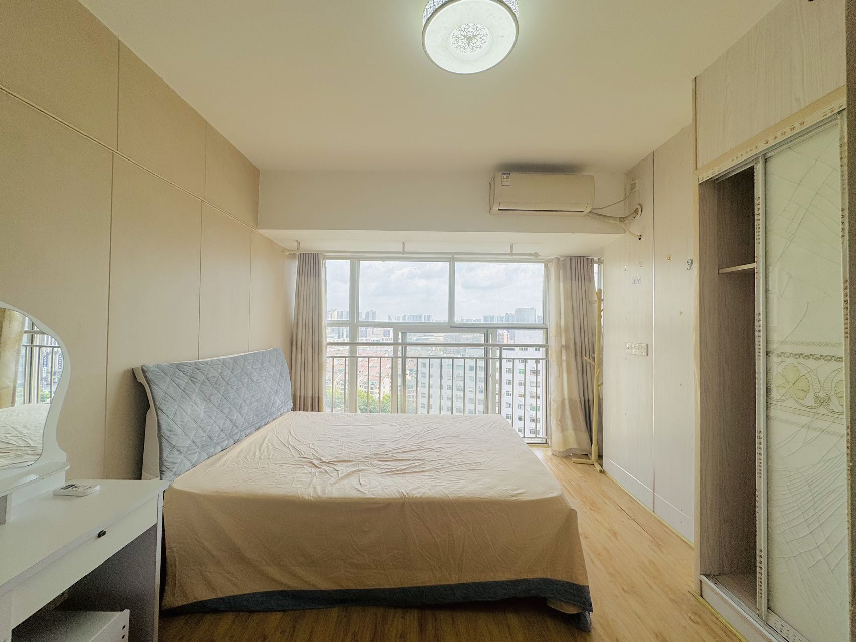 金色loft（鑫秋大厦）  2室1厅1卫   2000.00元/月室内图